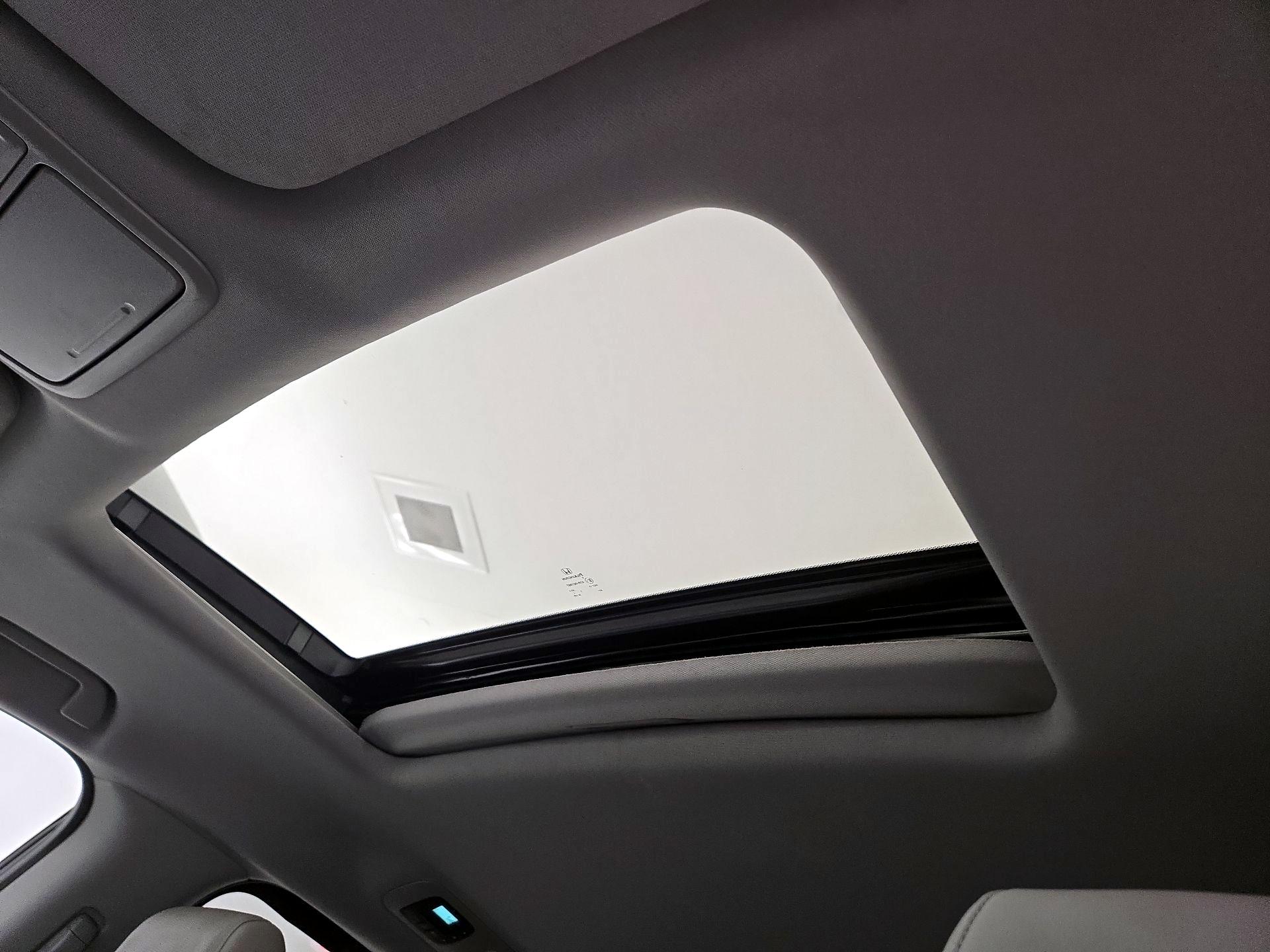 Thumbnail: 2019 Honda Odyssey - 19