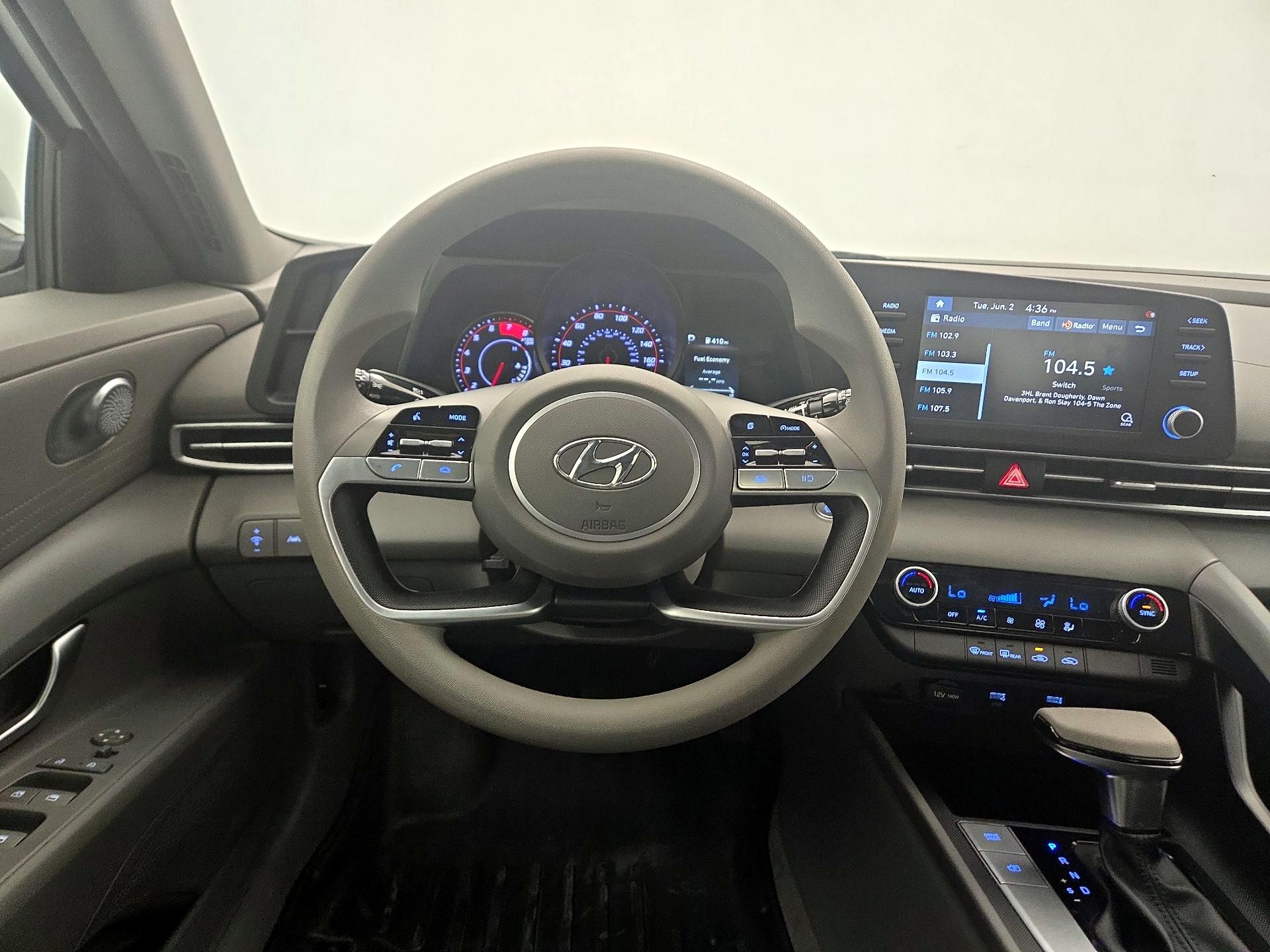 Thumbnail: 2022 Hyundai Elantra - 10