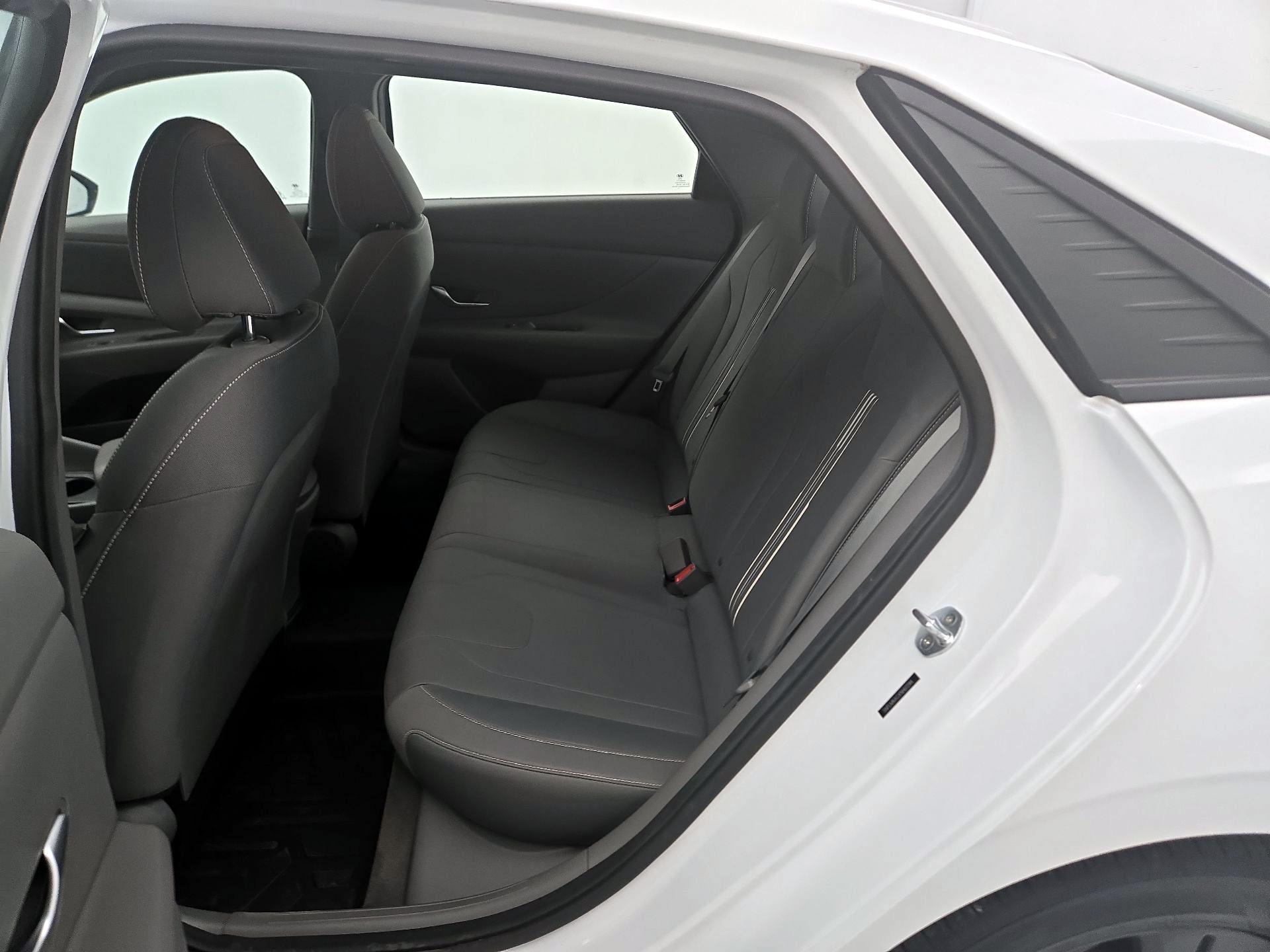 Thumbnail: 2022 Hyundai Elantra - 19