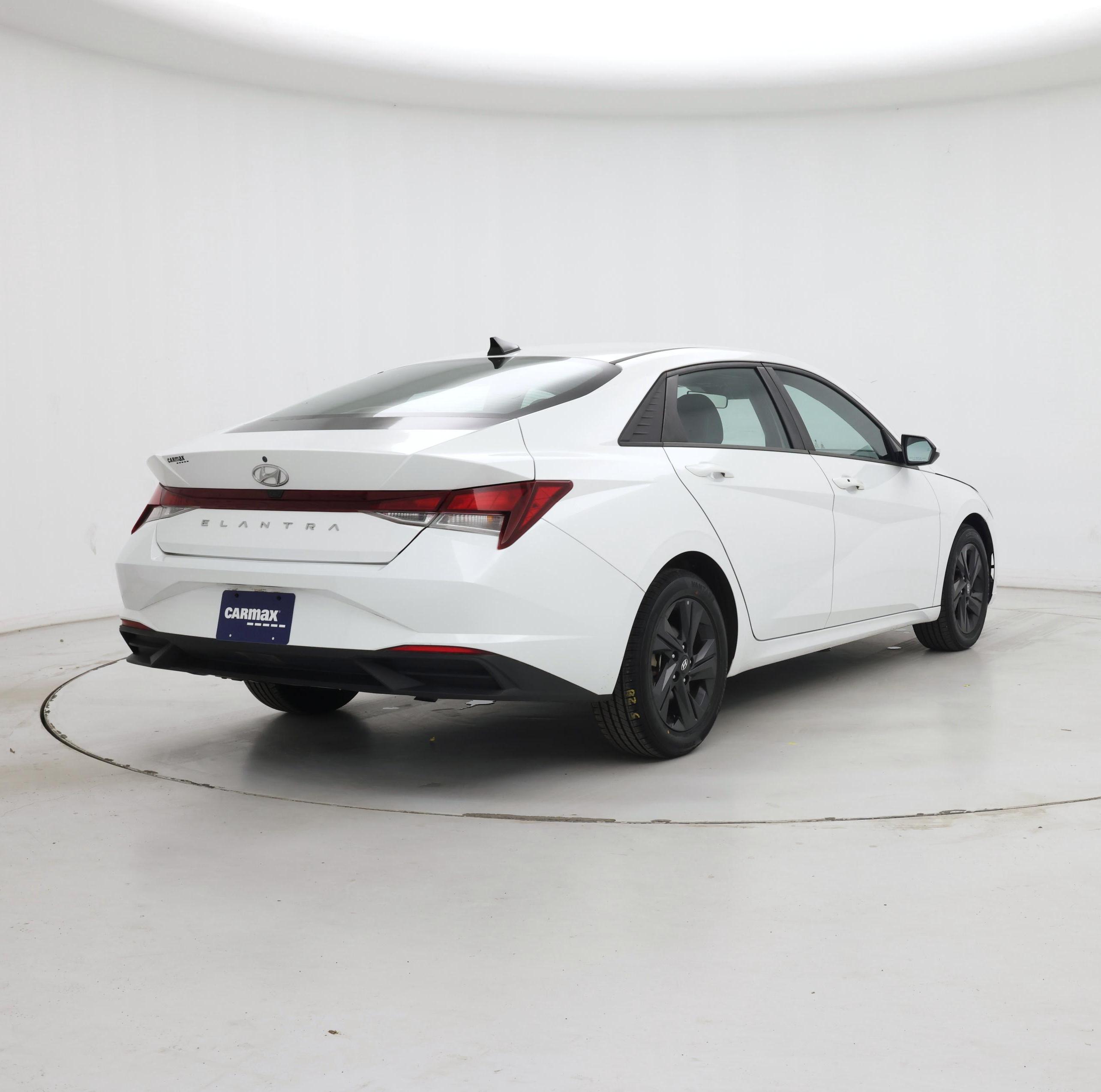 Thumbnail: 2022 Hyundai Elantra - 8