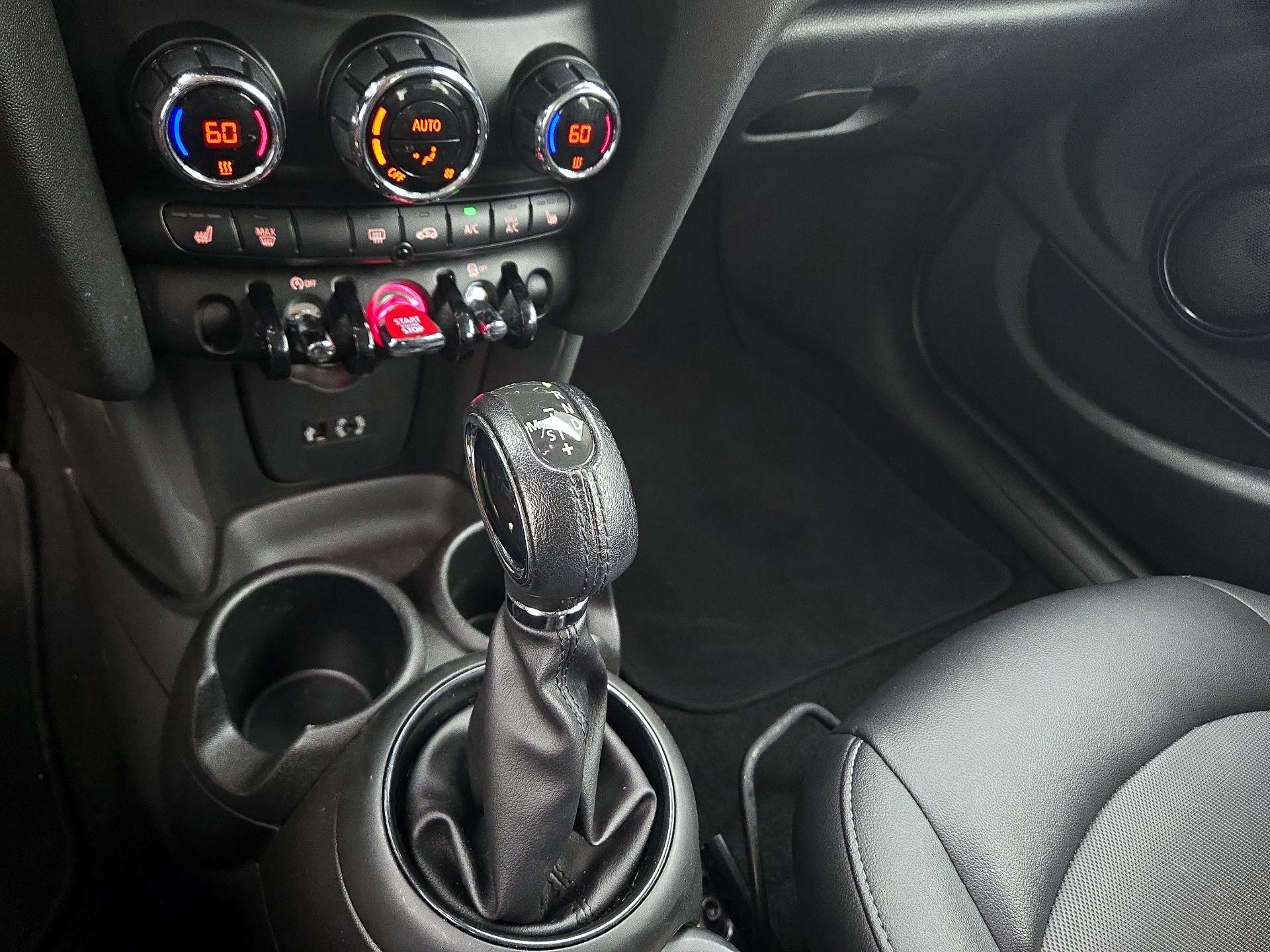 Thumbnail: 2017 MINI Cooper Hardtop - 16
