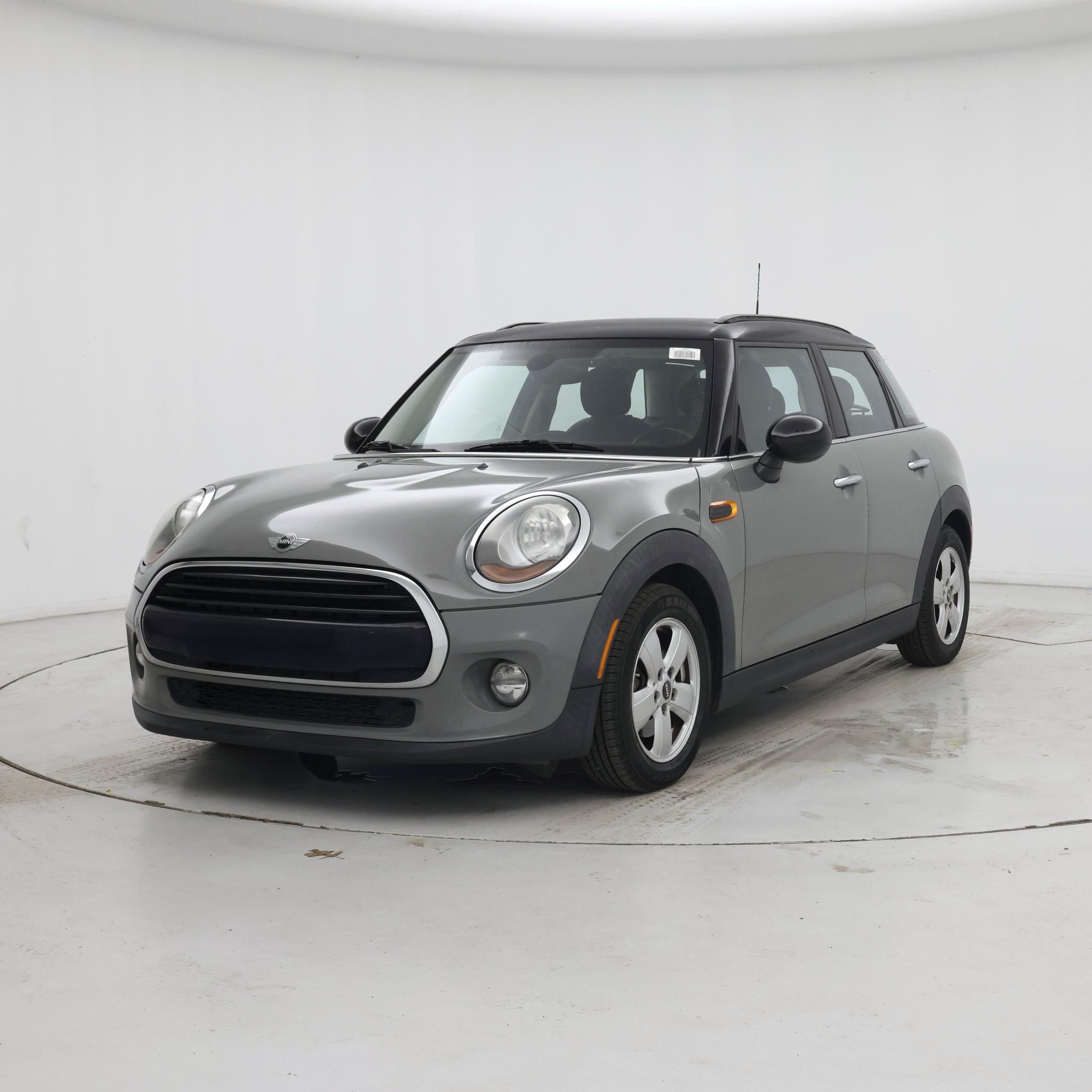 Thumbnail: 2017 MINI Cooper Hardtop - 4