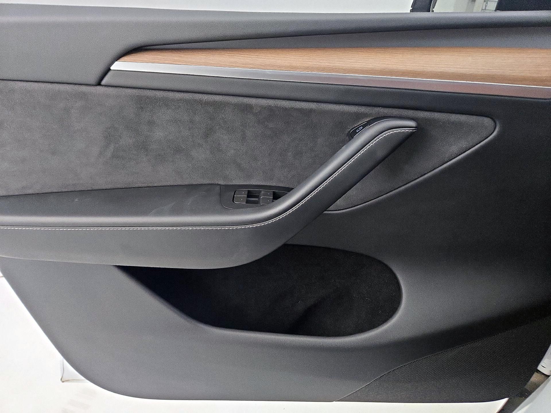 Thumbnail: 2023 Tesla Model Y - 12