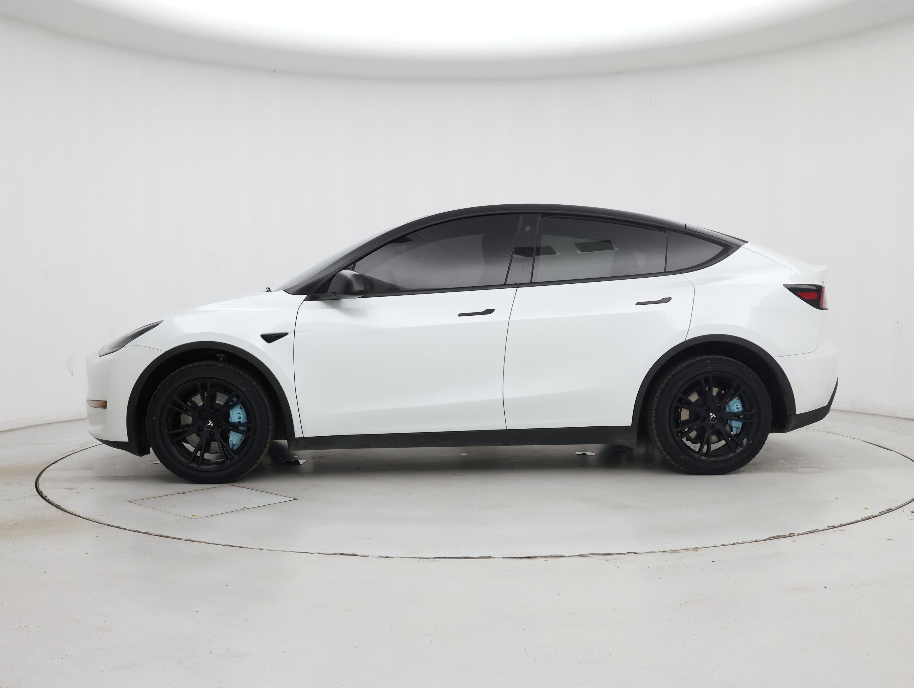 Thumbnail: 2023 Tesla Model Y - 3