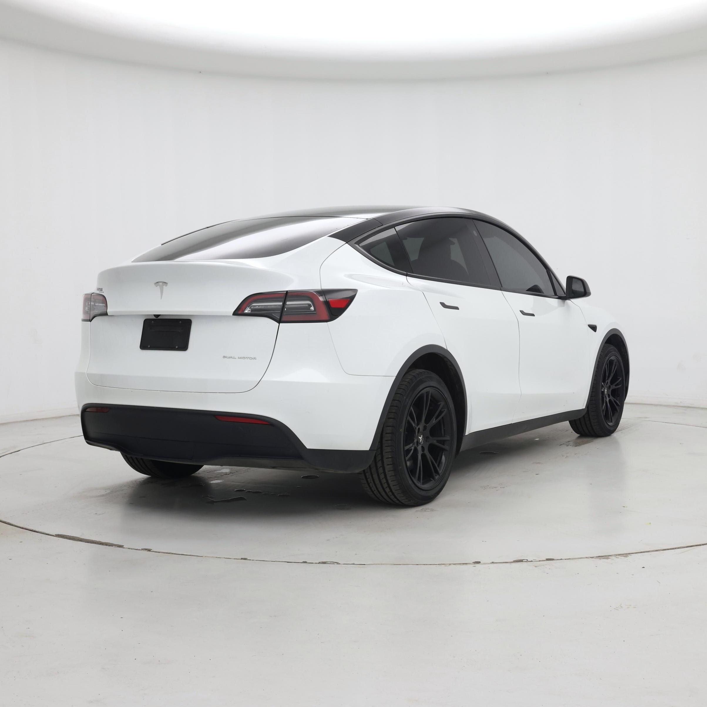 Thumbnail: 2023 Tesla Model Y - 8