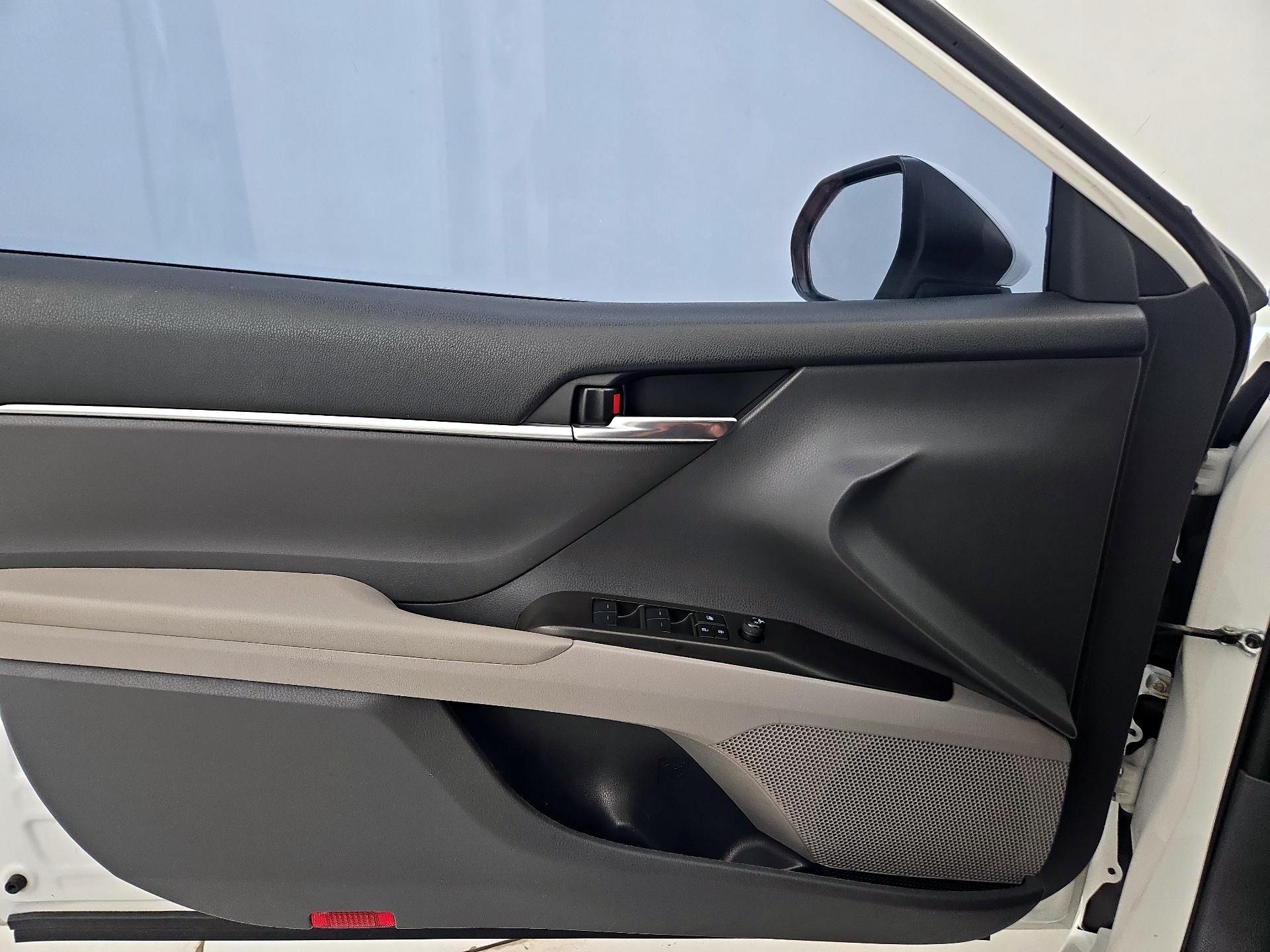 Thumbnail: 2023 Toyota Camry - 12