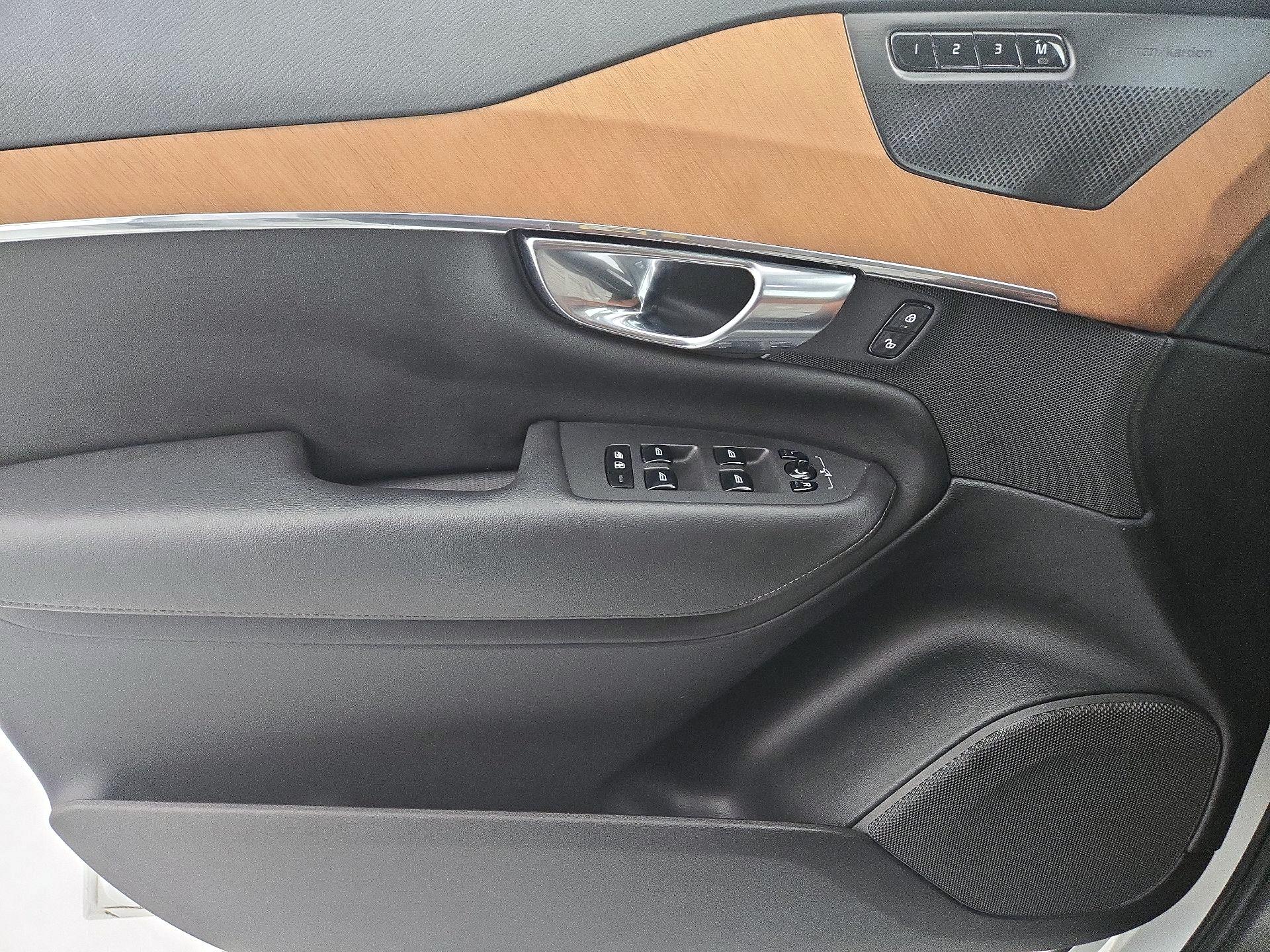 Thumbnail: 2023 Volvo XC90 - 12