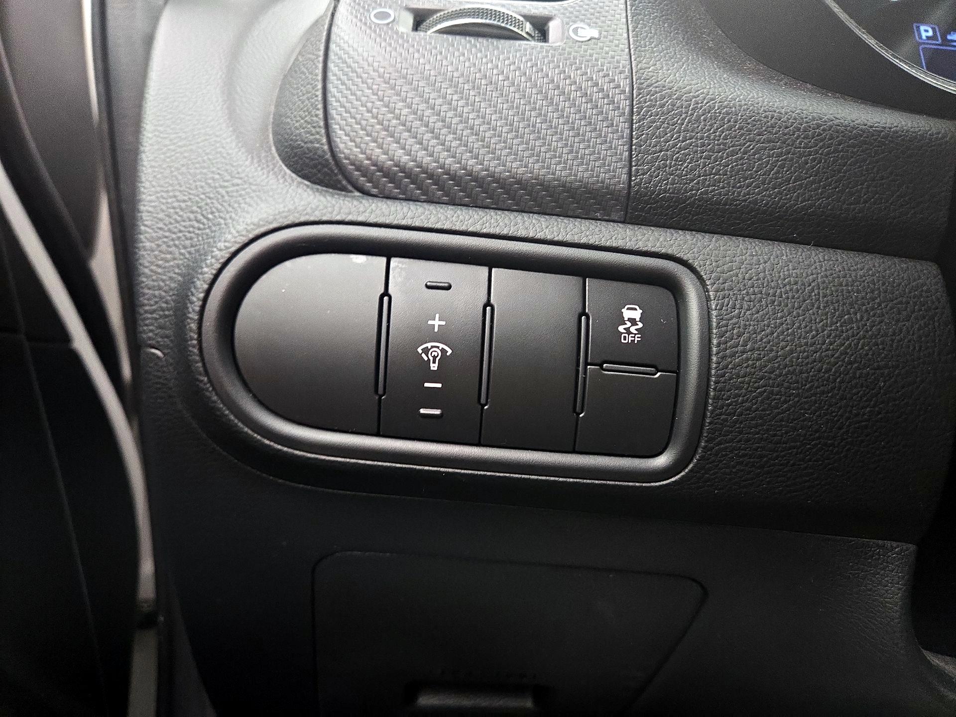 Thumbnail: 2018 Kia Forte - 13