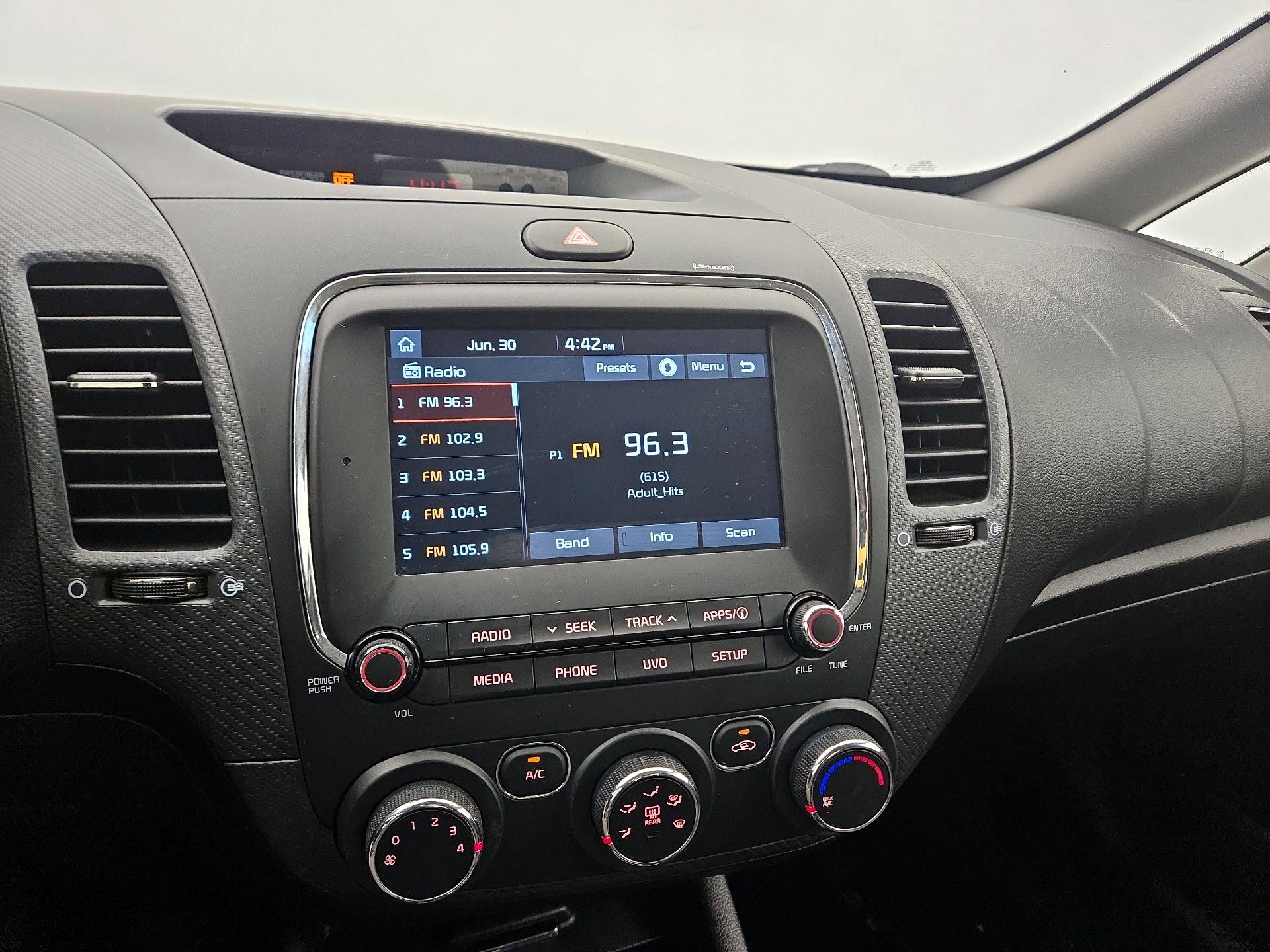 Thumbnail: 2018 Kia Forte - 15