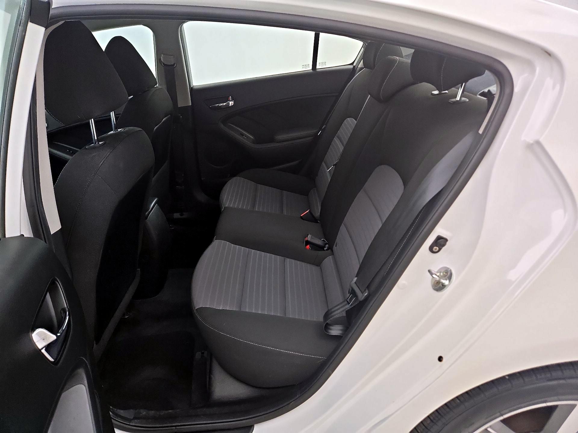 Thumbnail: 2018 Kia Forte - 19