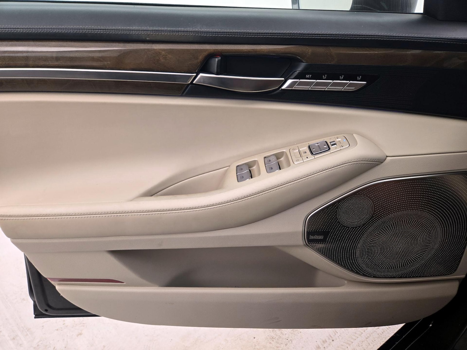 2019 GENESIS G90 Premium - Photo 13