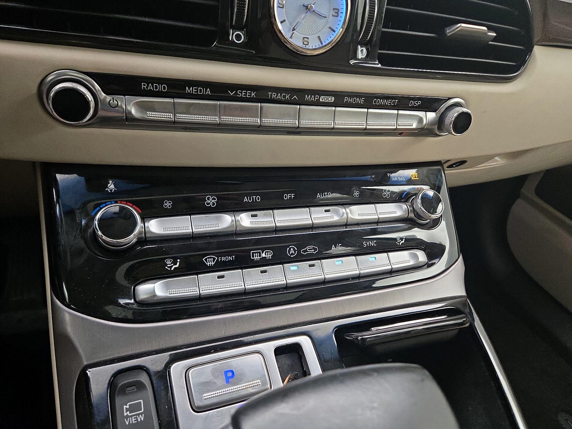 Thumbnail: 2019 Genesis G90 - 16