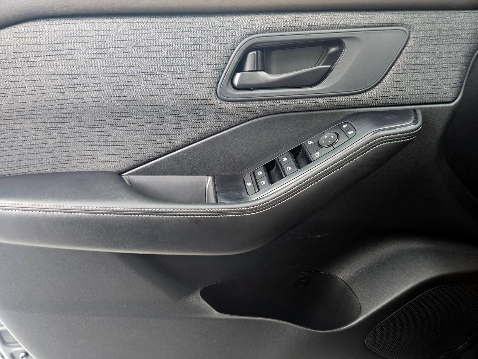 2022 Nissan Rogue S - Photo 13