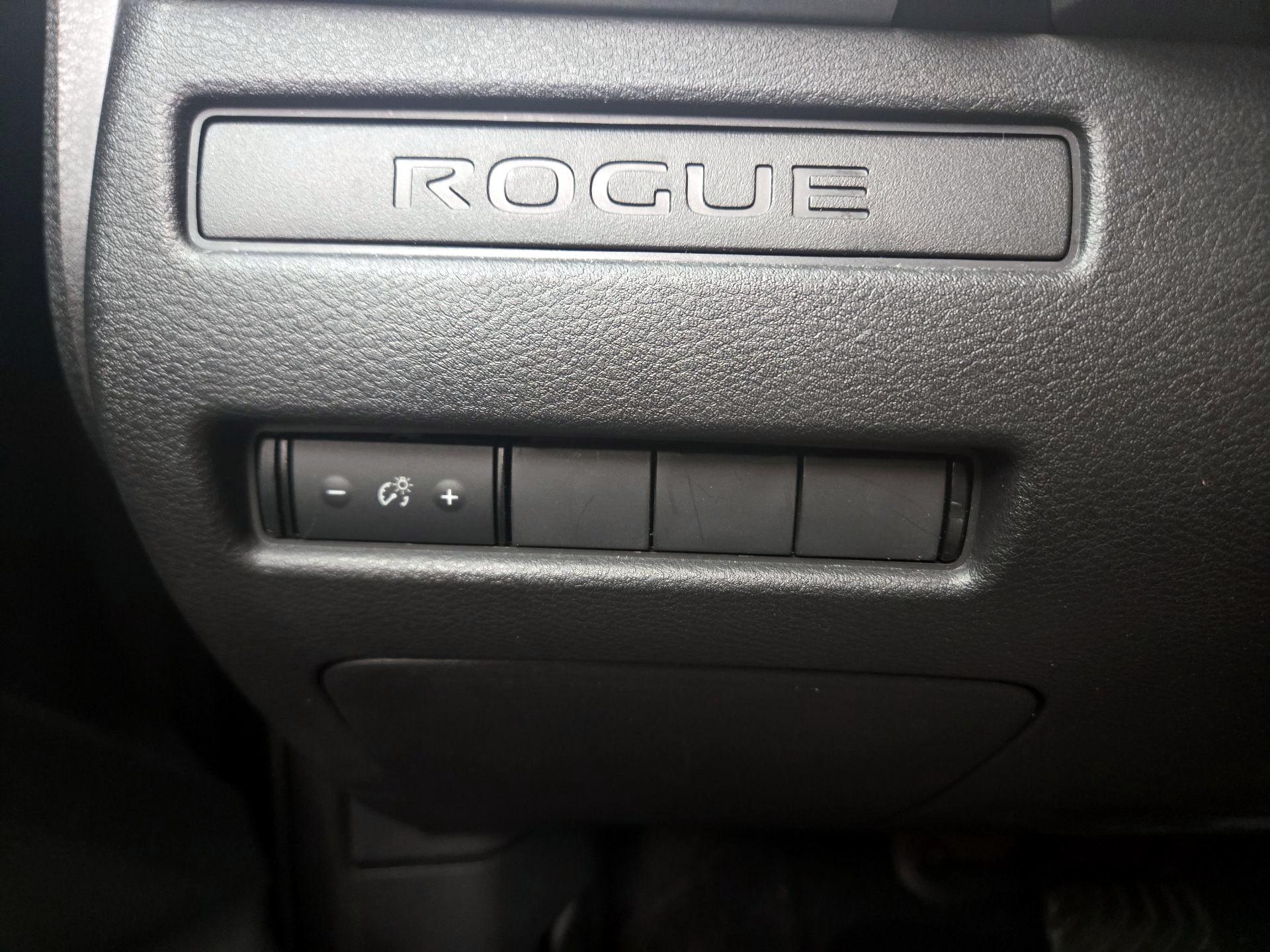 Thumbnail: 2022 Nissan Rogue - 13