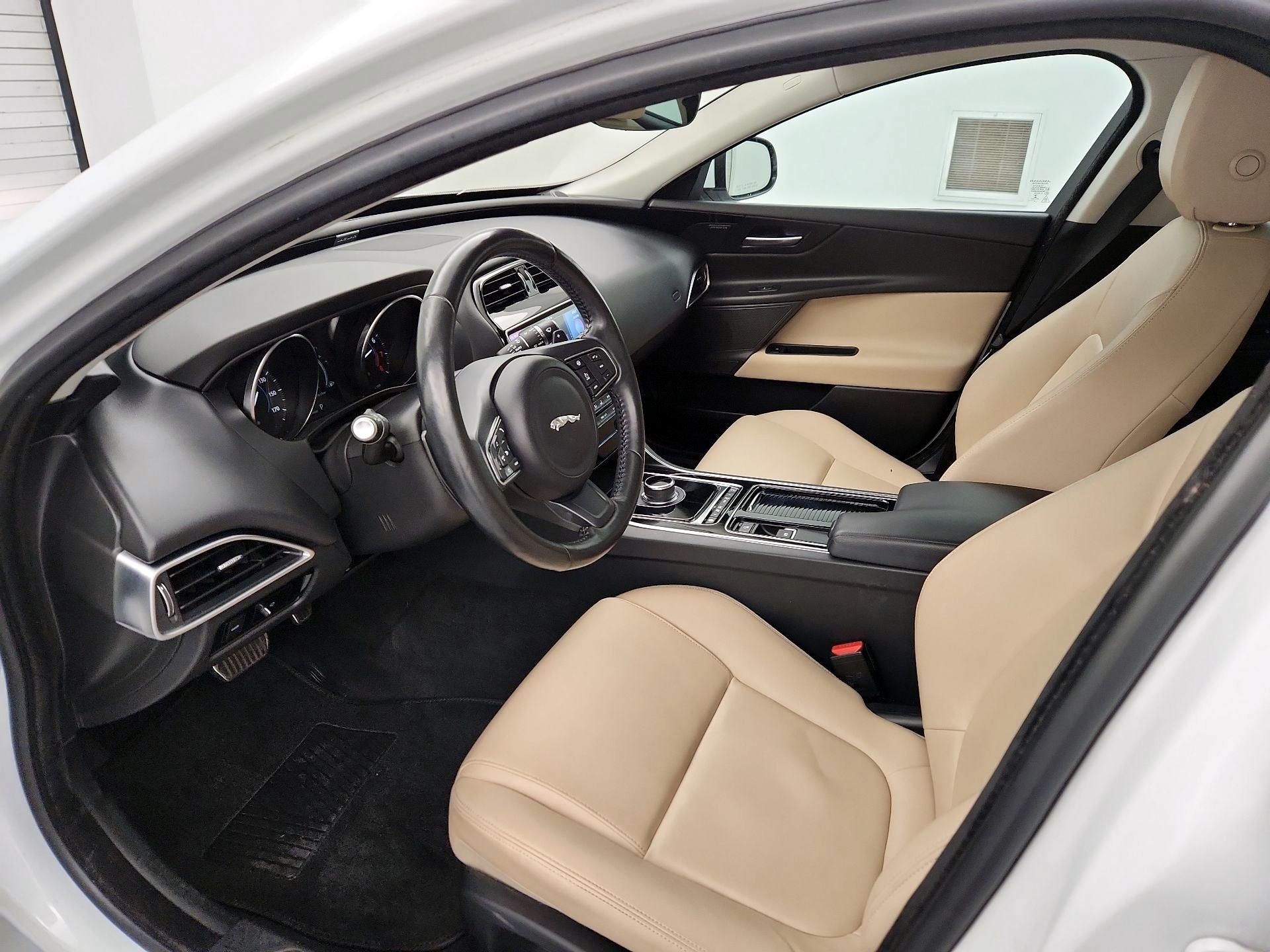 Thumbnail: 2019 Jaguar XE - 11