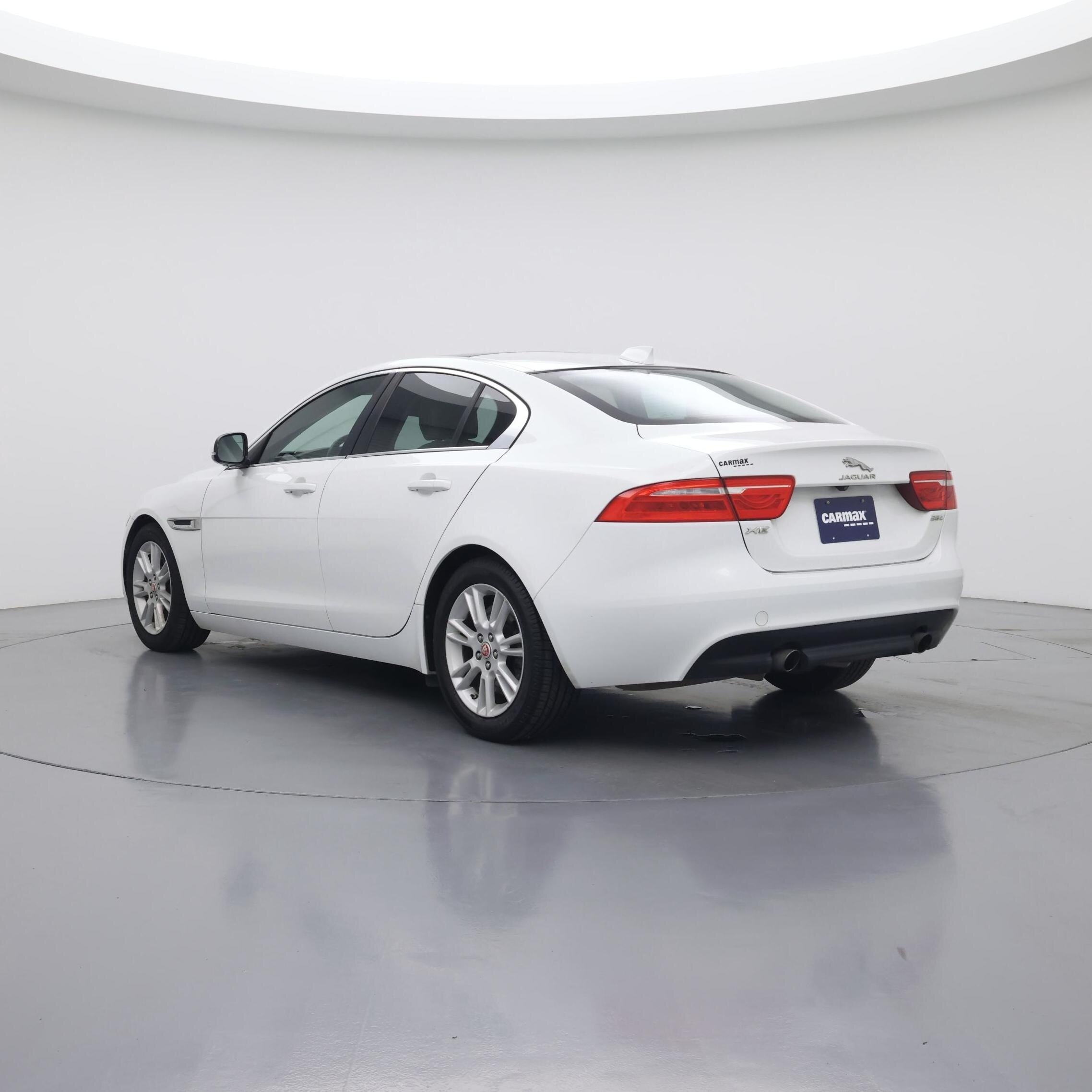 Thumbnail: 2019 Jaguar XE - 2