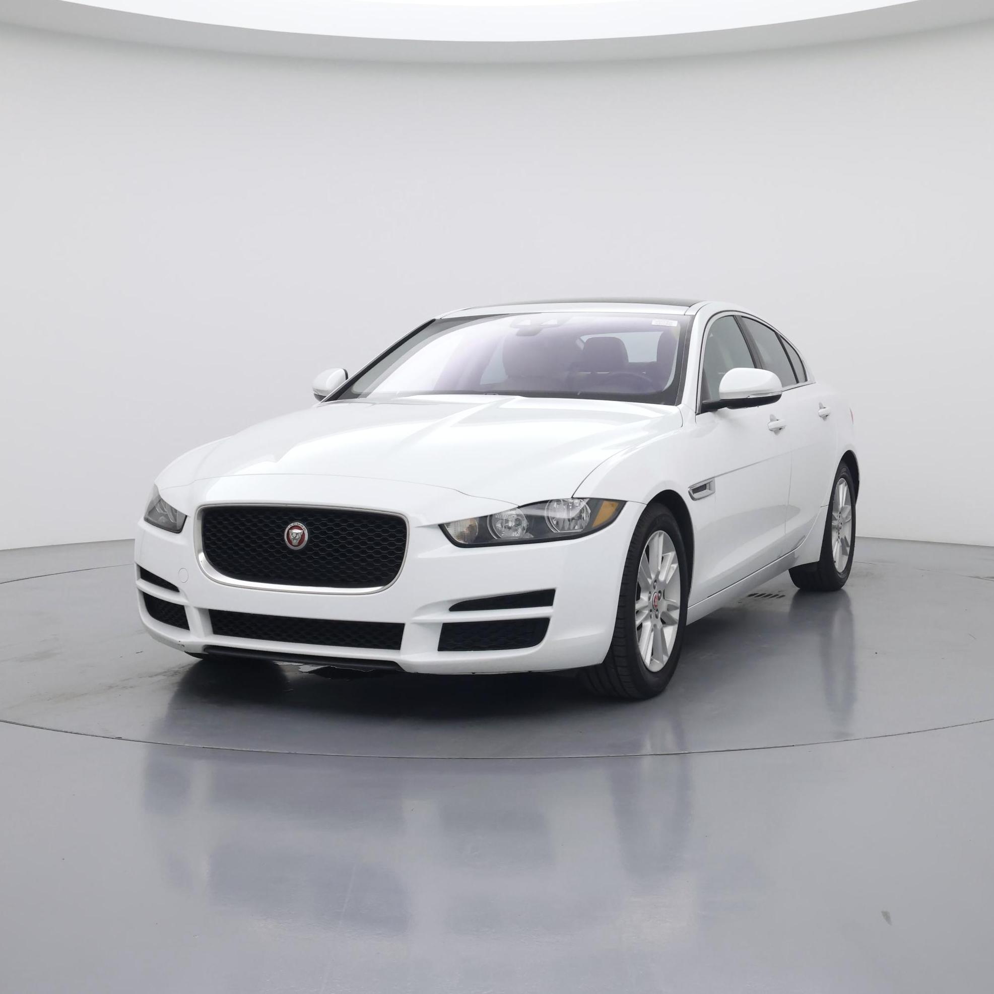 Thumbnail: 2019 Jaguar XE - 4