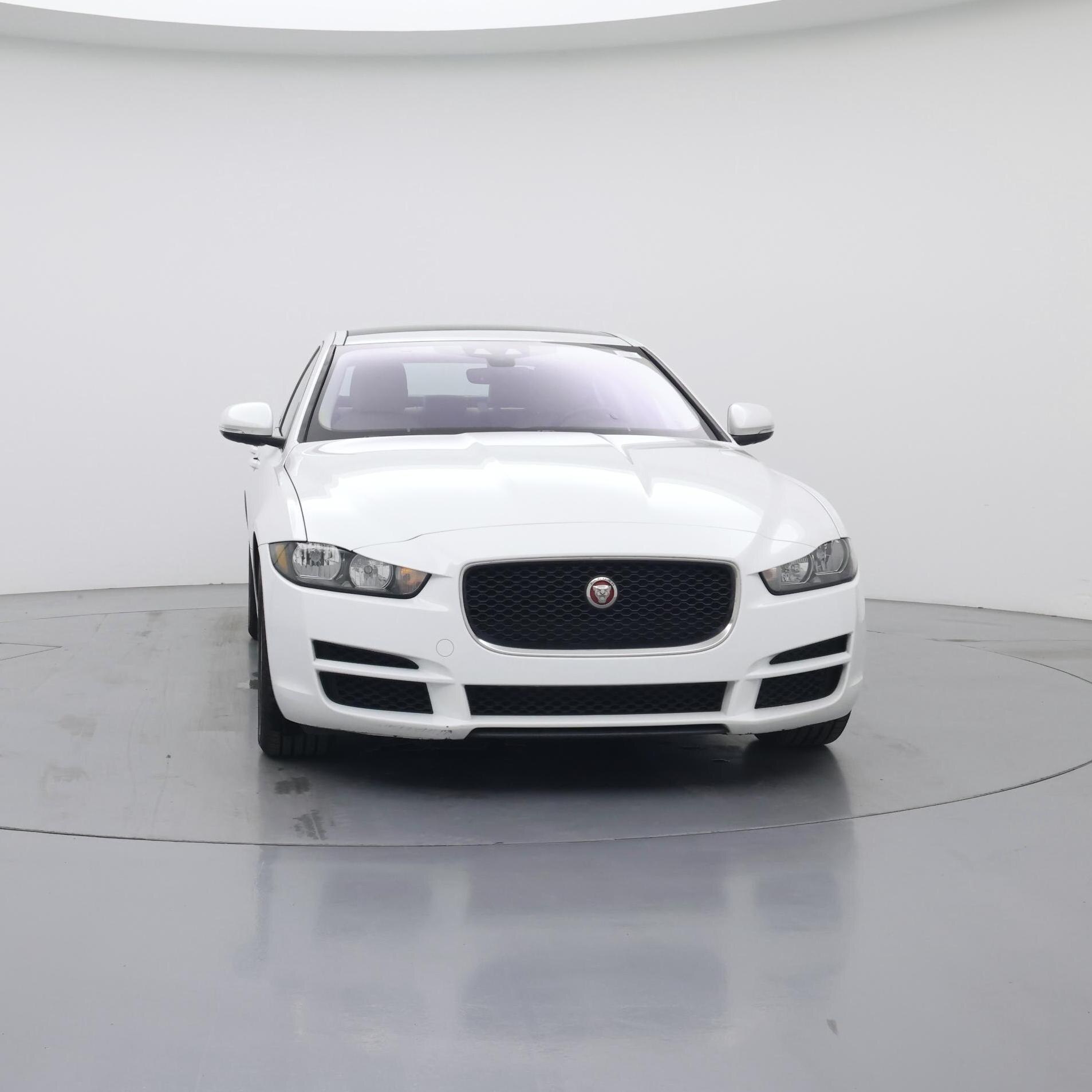 Thumbnail: 2019 Jaguar XE - 5