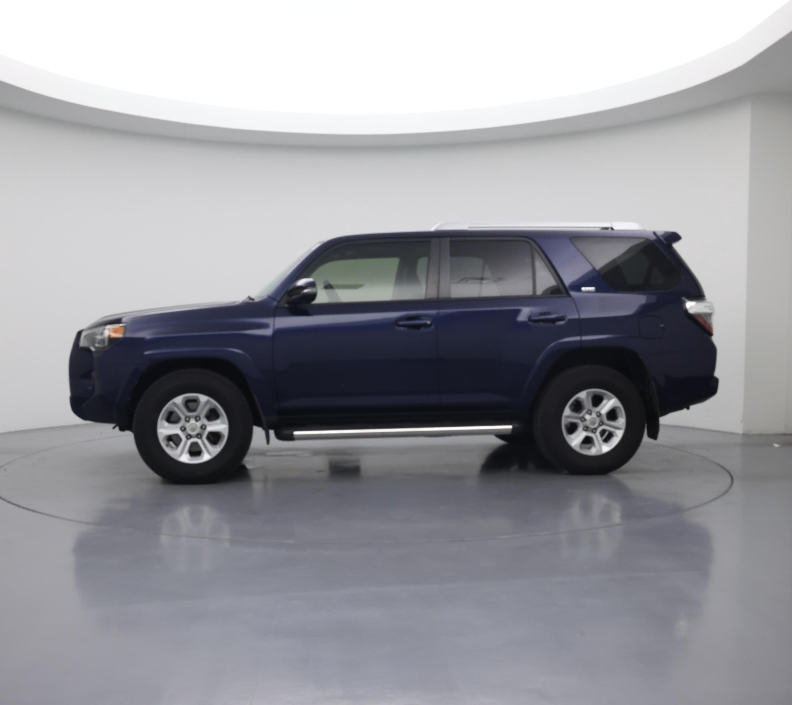 Thumbnail: 2017 Toyota 4Runner - 3