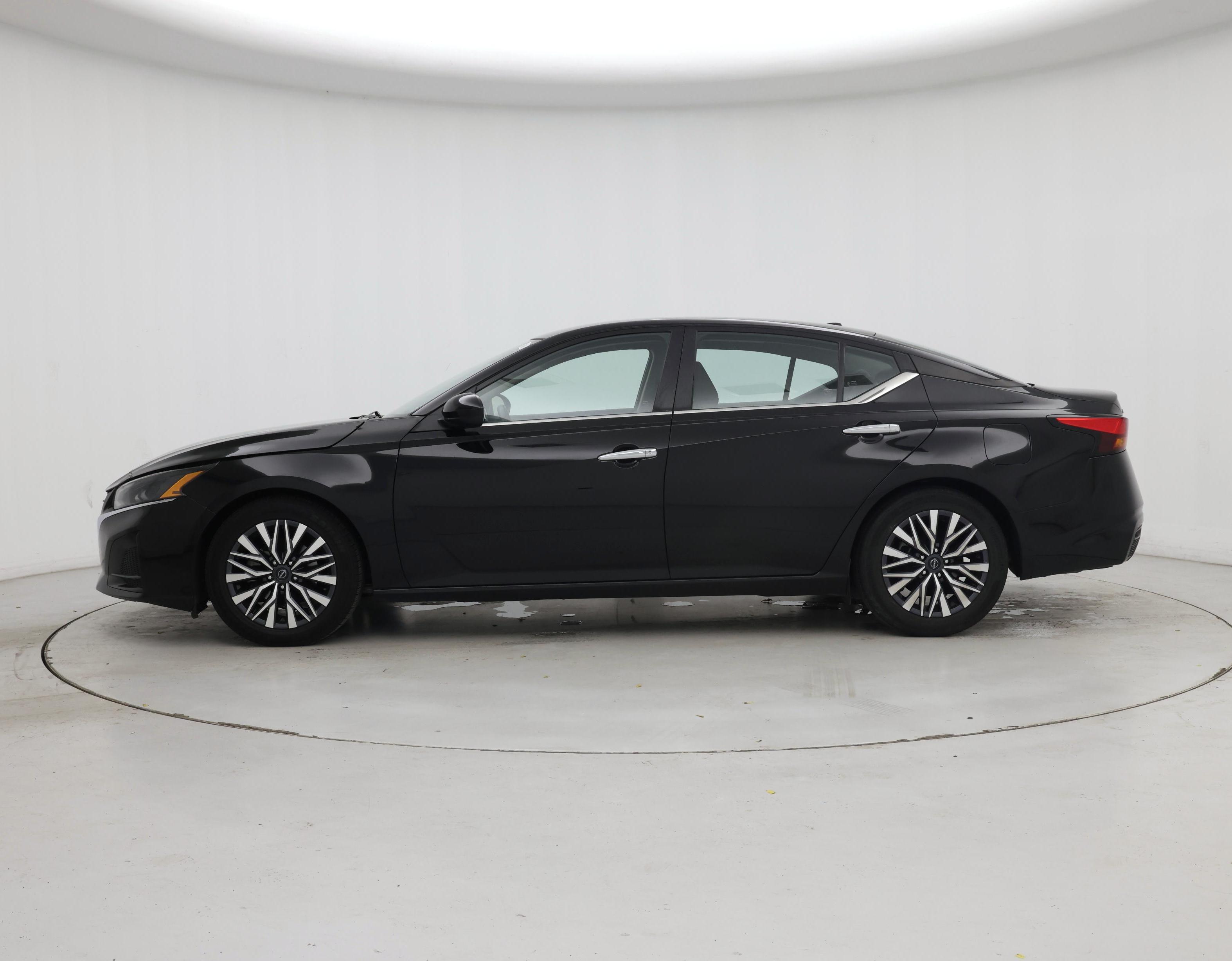 Thumbnail: 2024 Nissan Altima - 3