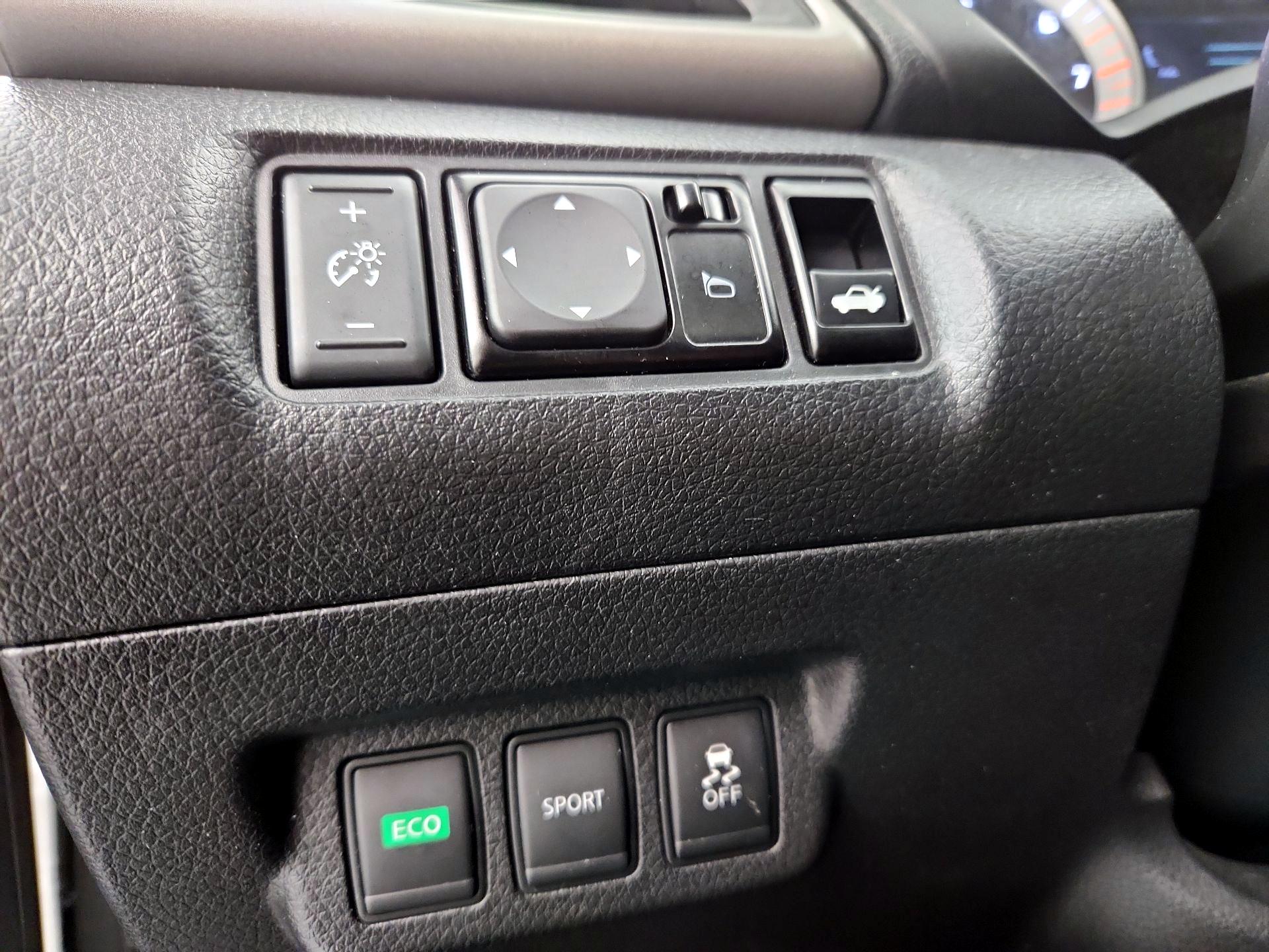Thumbnail: 2015 Nissan Sentra - 13