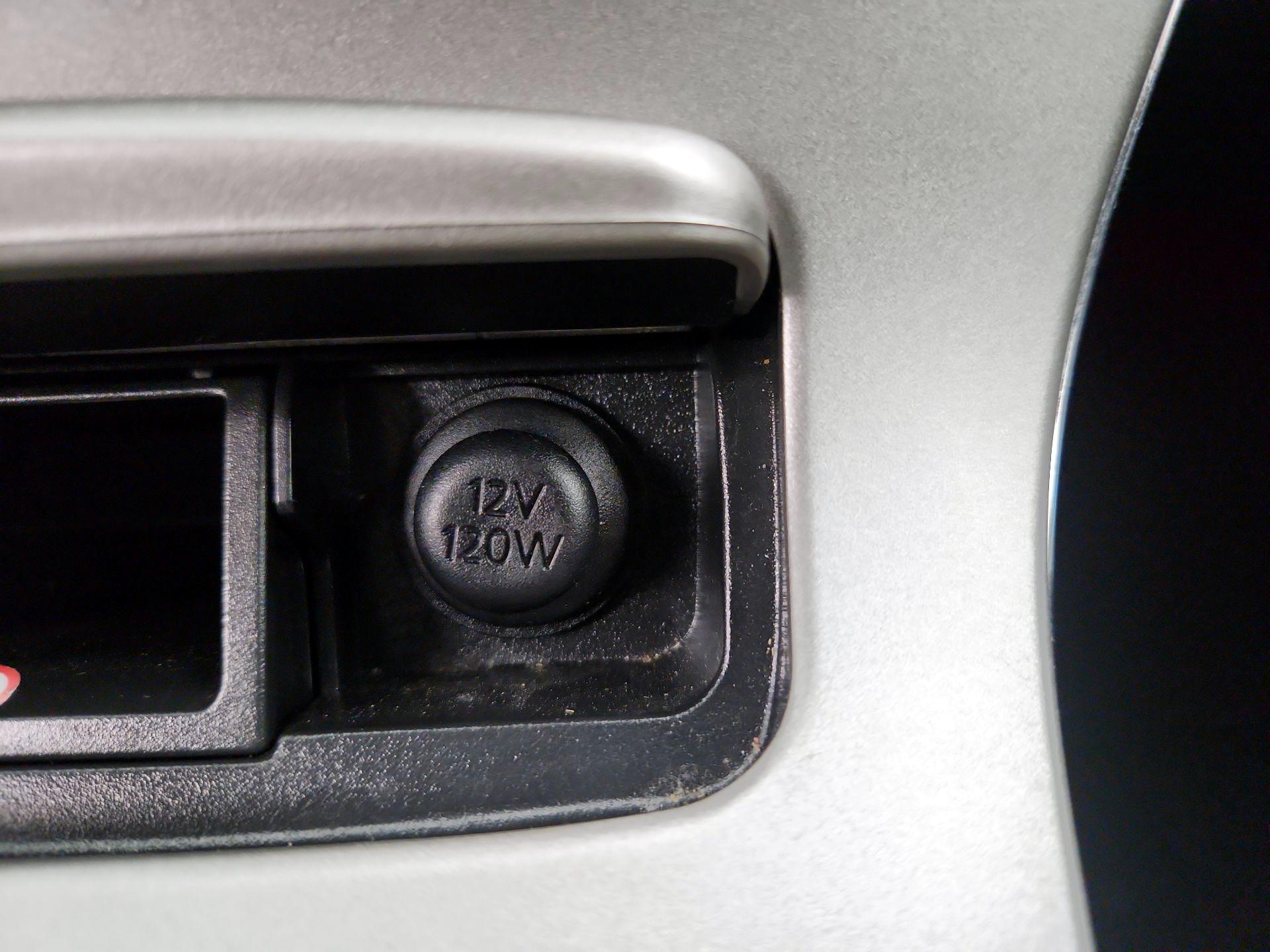 Thumbnail: 2015 Nissan Sentra - 18