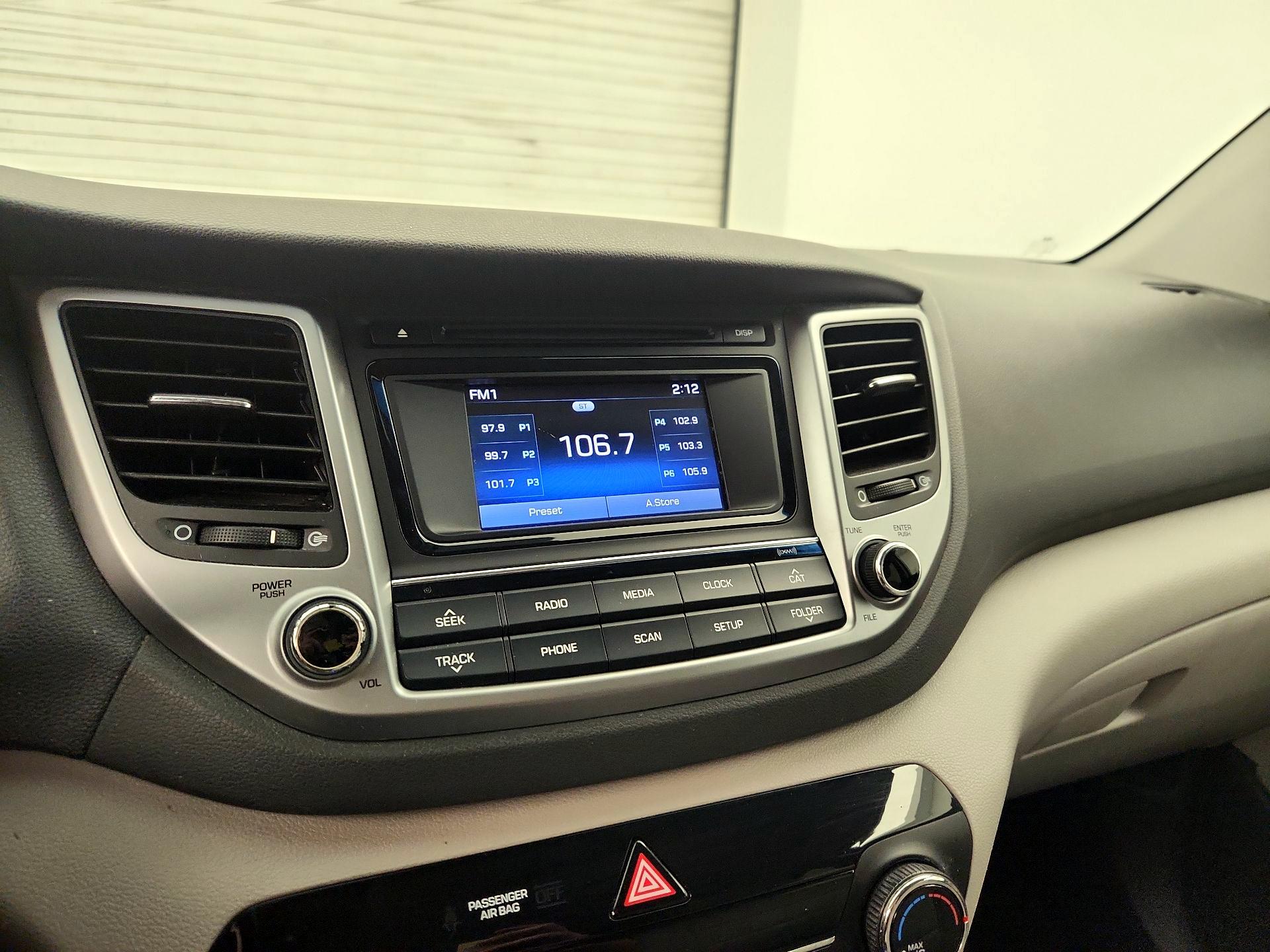 Thumbnail: 2016 Hyundai Tucson - 15