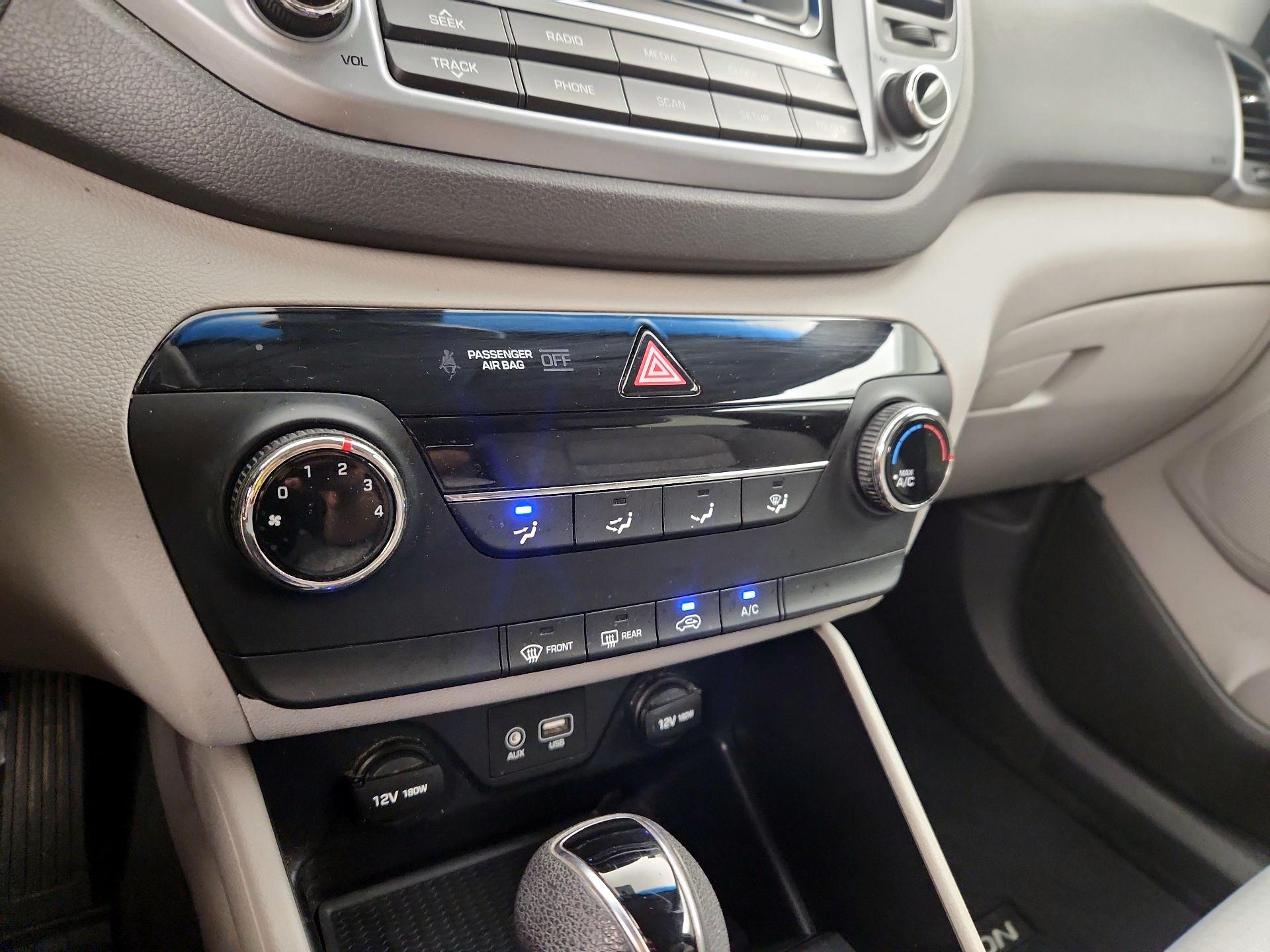 Thumbnail: 2016 Hyundai Tucson - 16