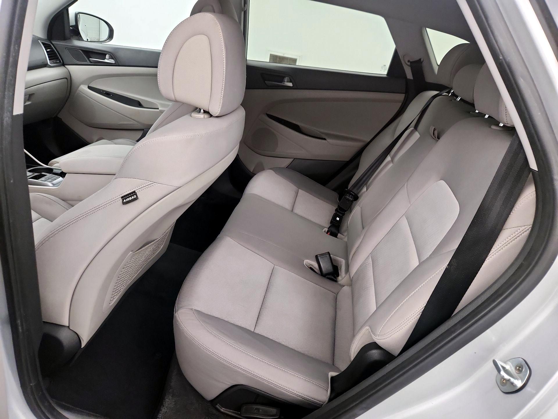 Thumbnail: 2016 Hyundai Tucson - 18
