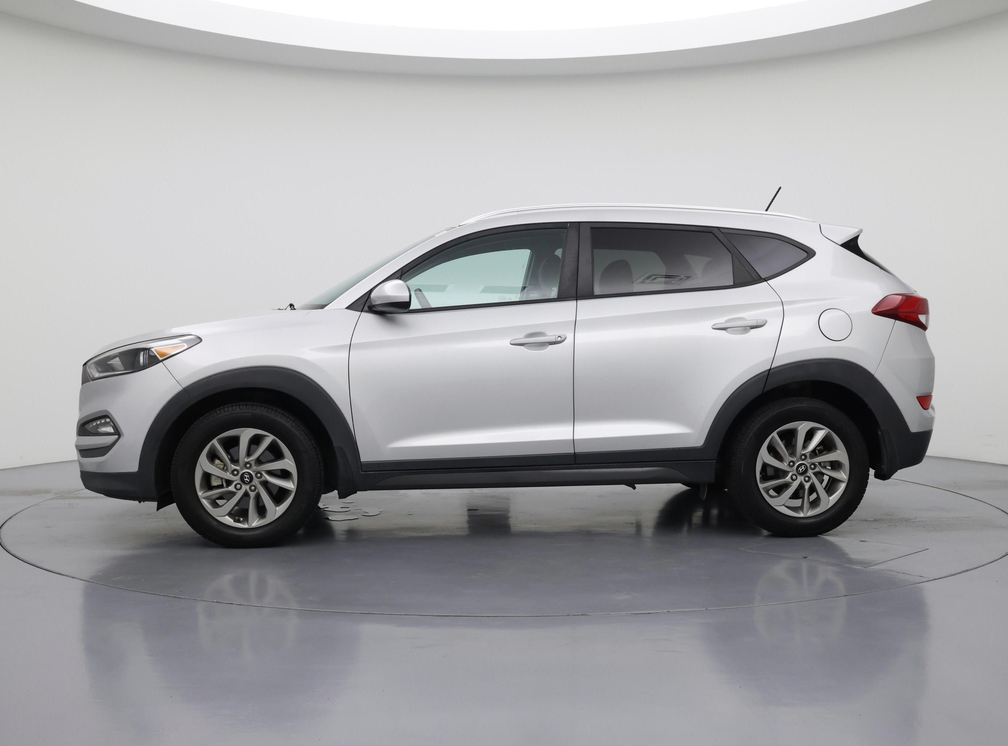 Thumbnail: 2016 Hyundai Tucson - 3