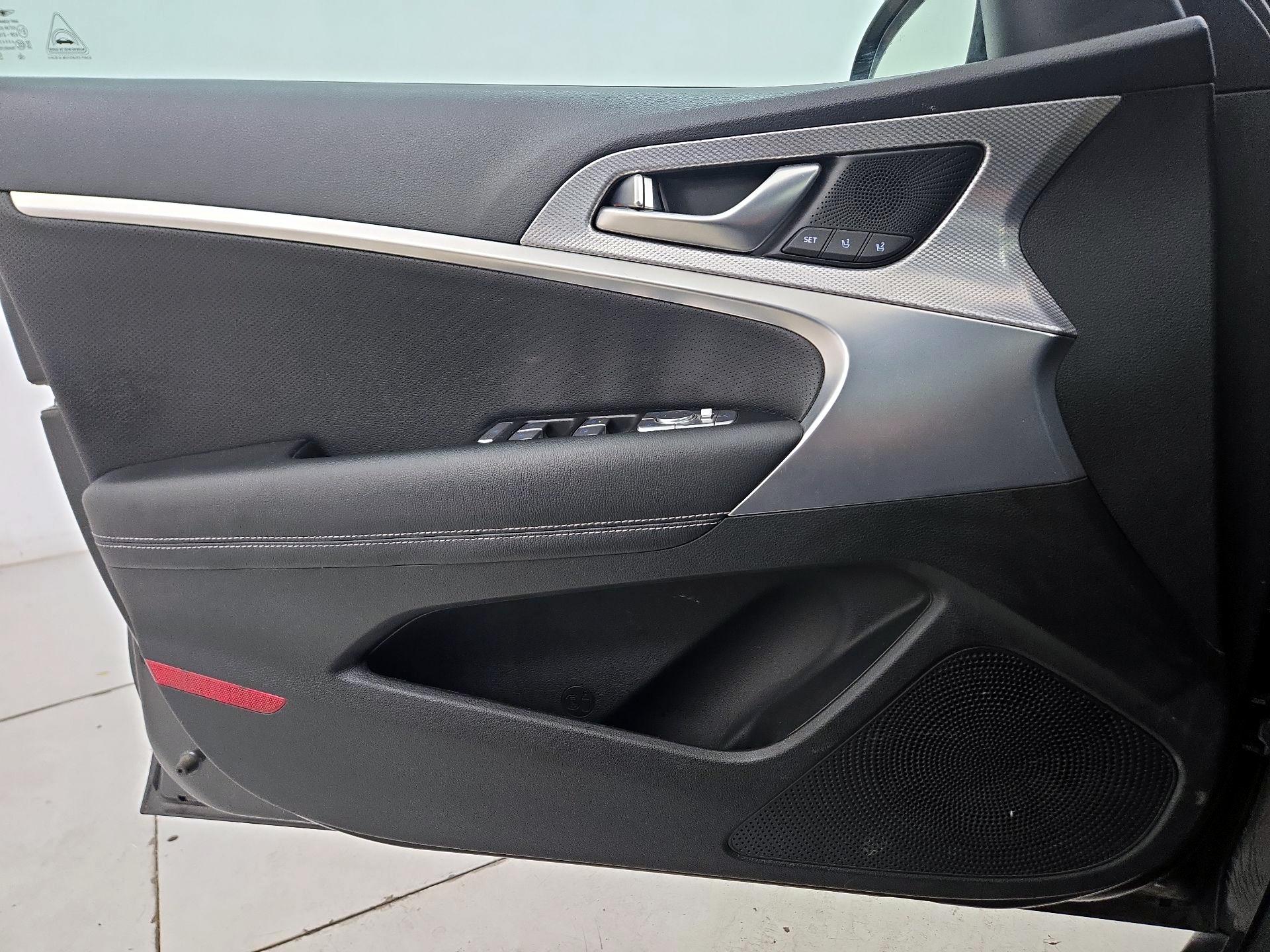 Thumbnail: 2023 Genesis G70 - 12