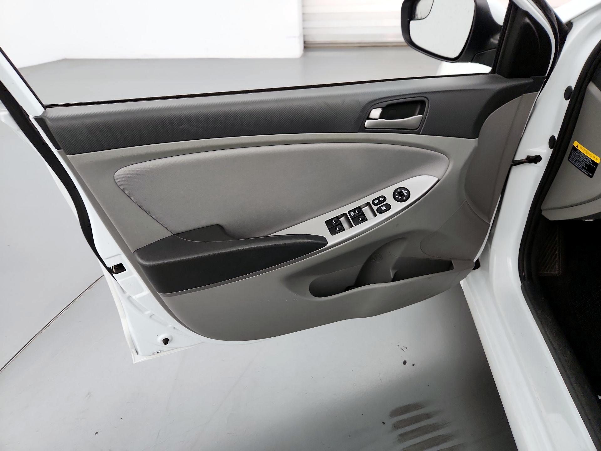 Thumbnail: 2015 Hyundai Accent - 12