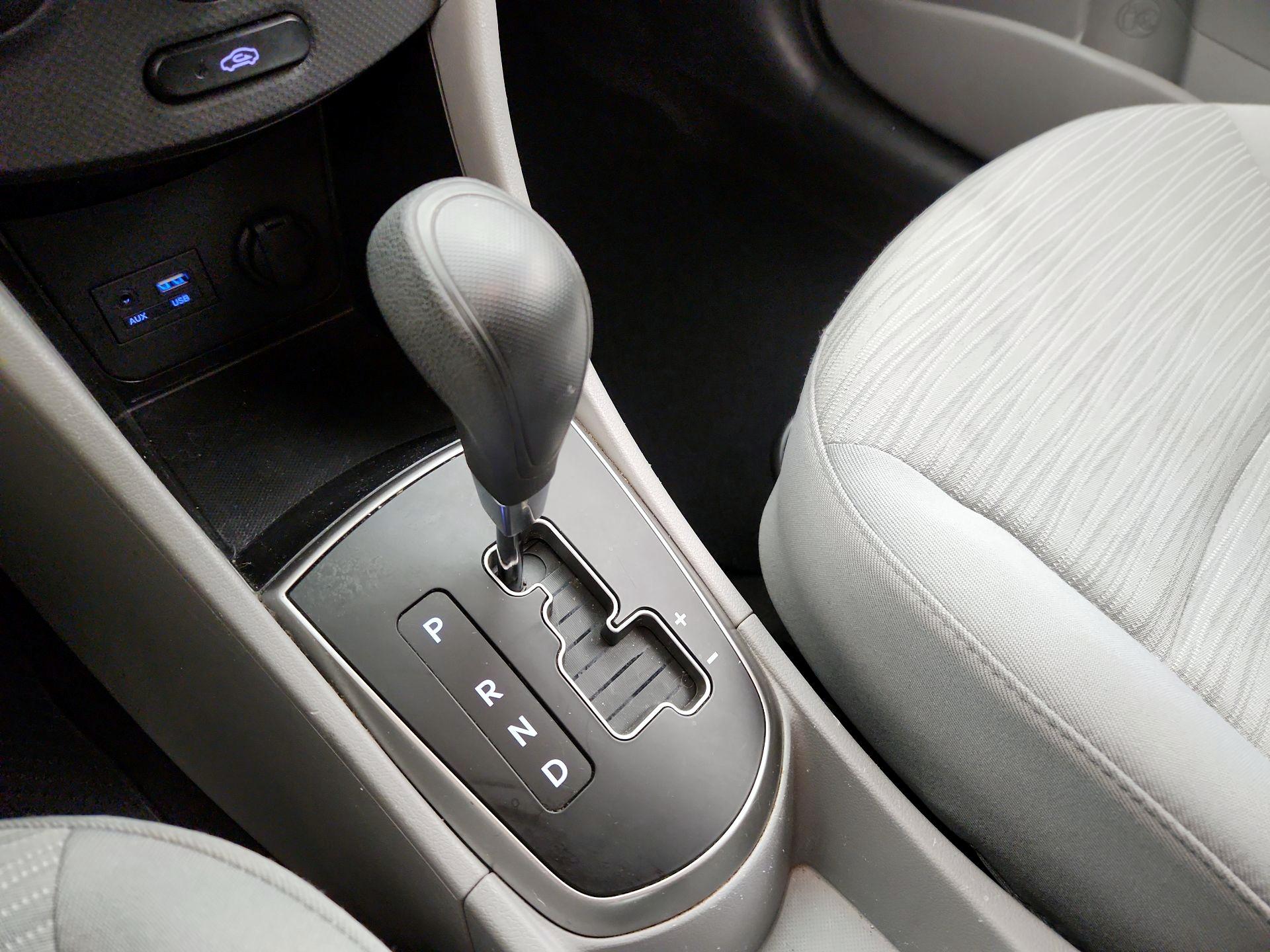 Thumbnail: 2015 Hyundai Accent - 16