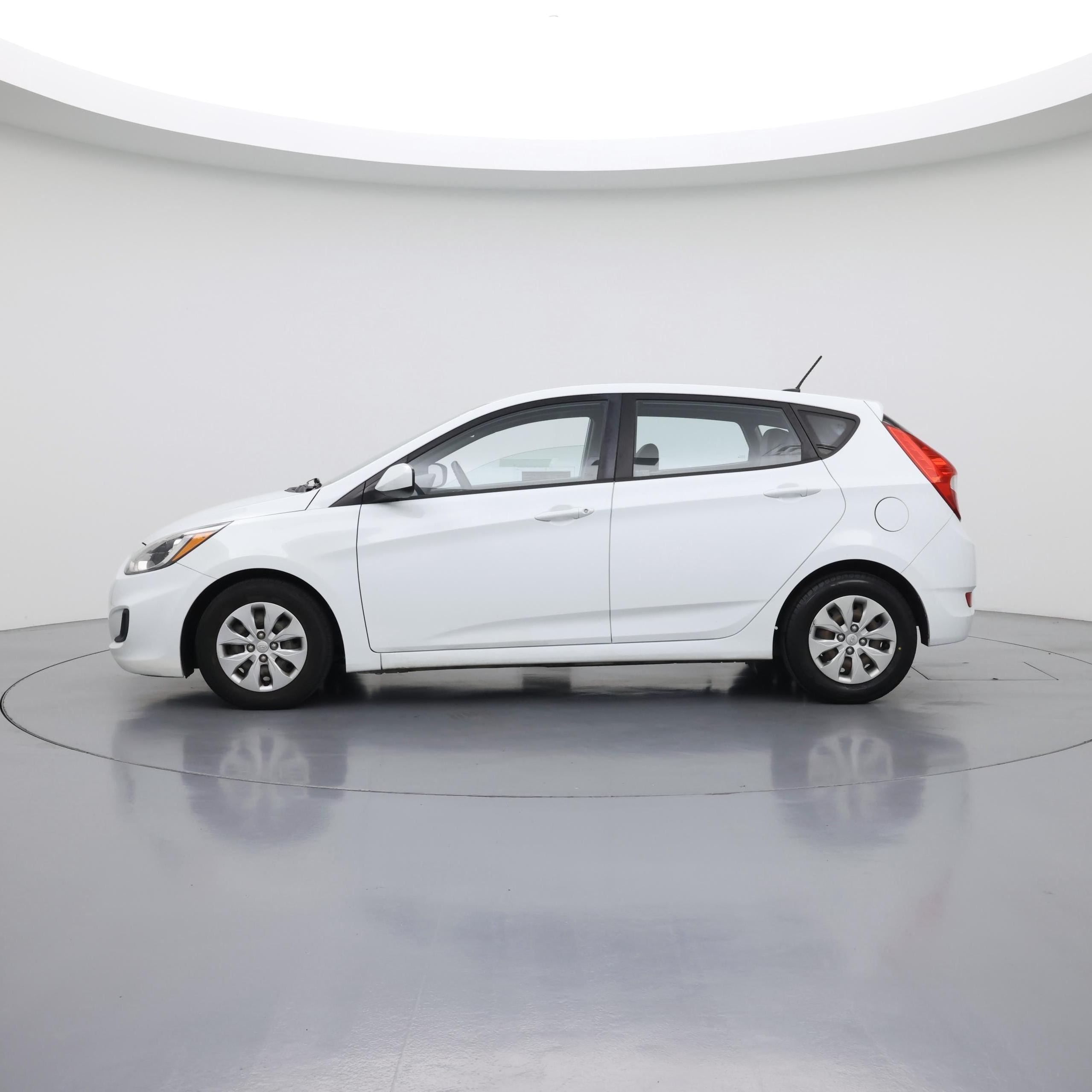 Thumbnail: 2015 Hyundai Accent - 3
