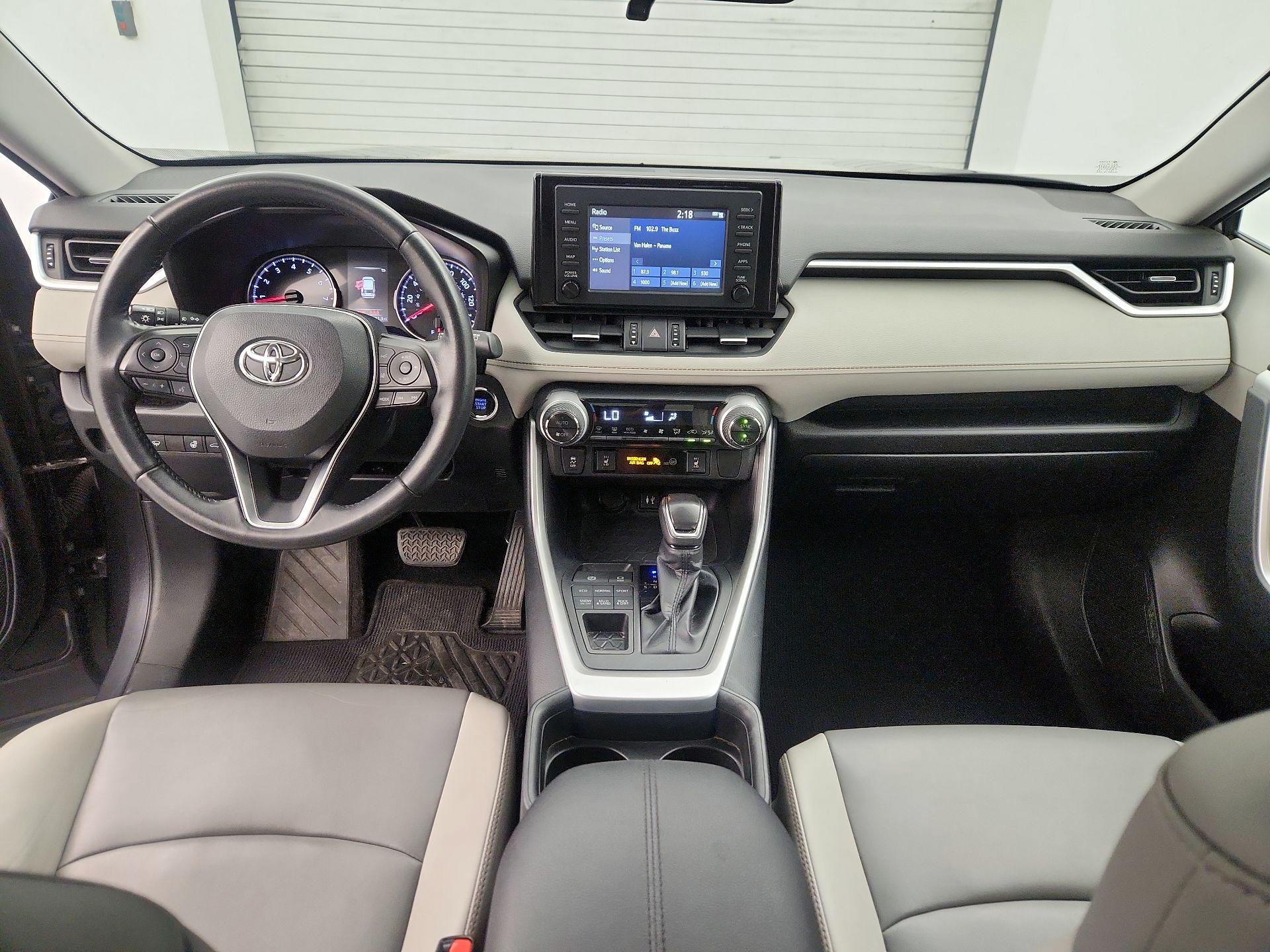 Thumbnail: 2019 Toyota RAV4 - 9