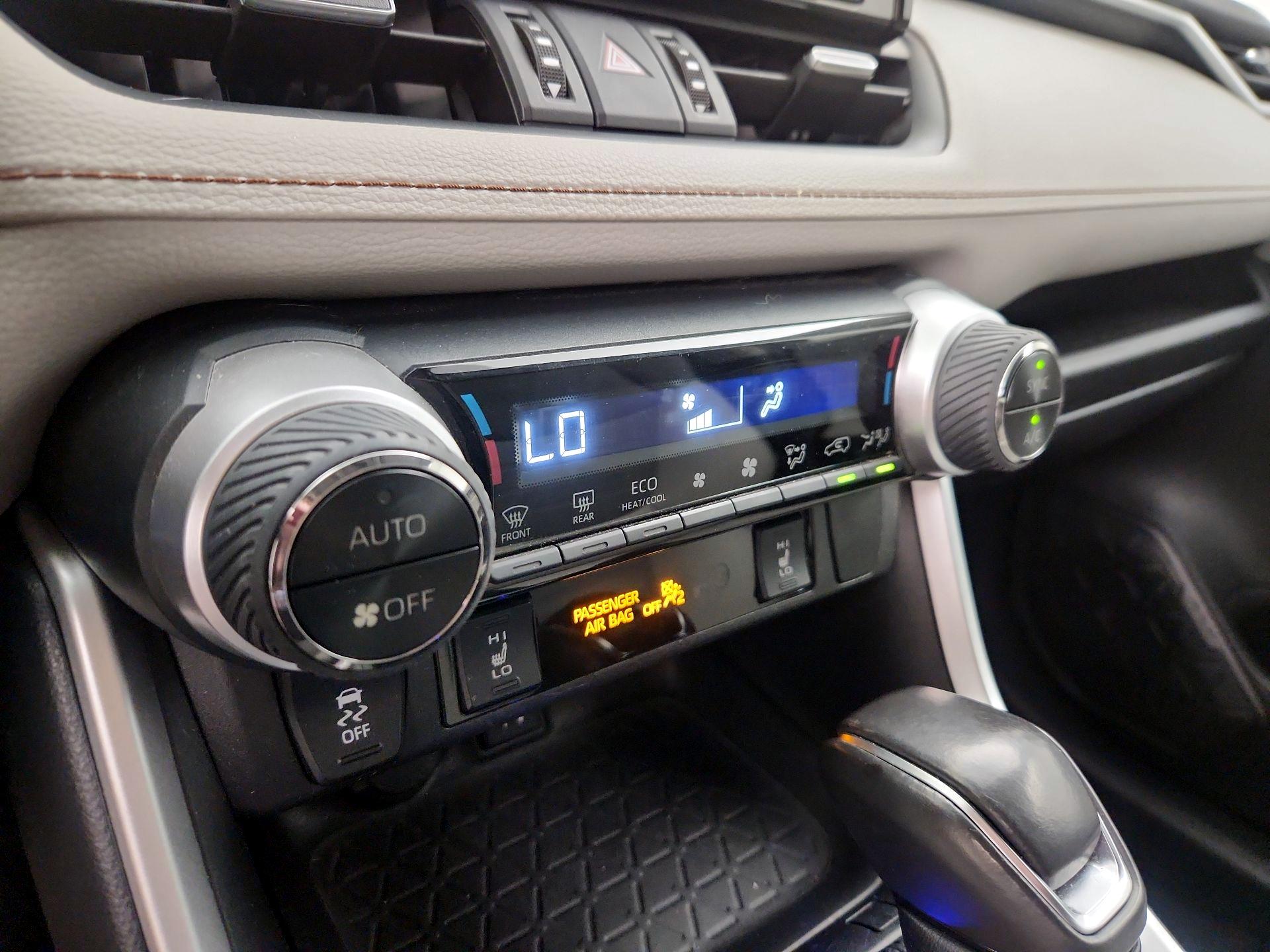 Thumbnail: 2019 Toyota RAV4 - 16