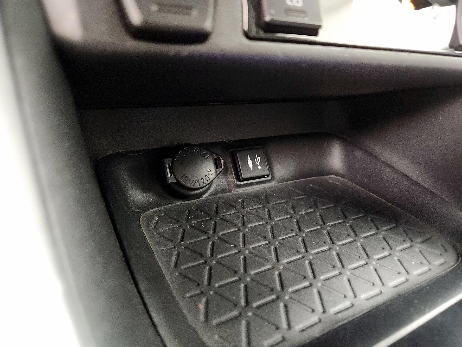 Thumbnail: 2019 Toyota RAV4 - 18