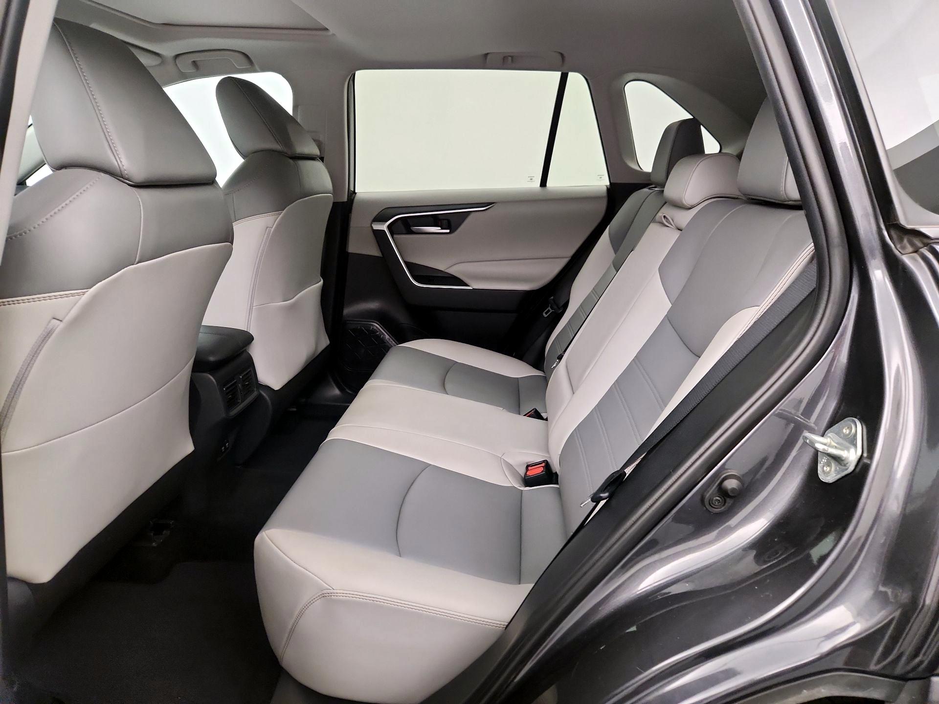 Thumbnail: 2019 Toyota RAV4 - 19