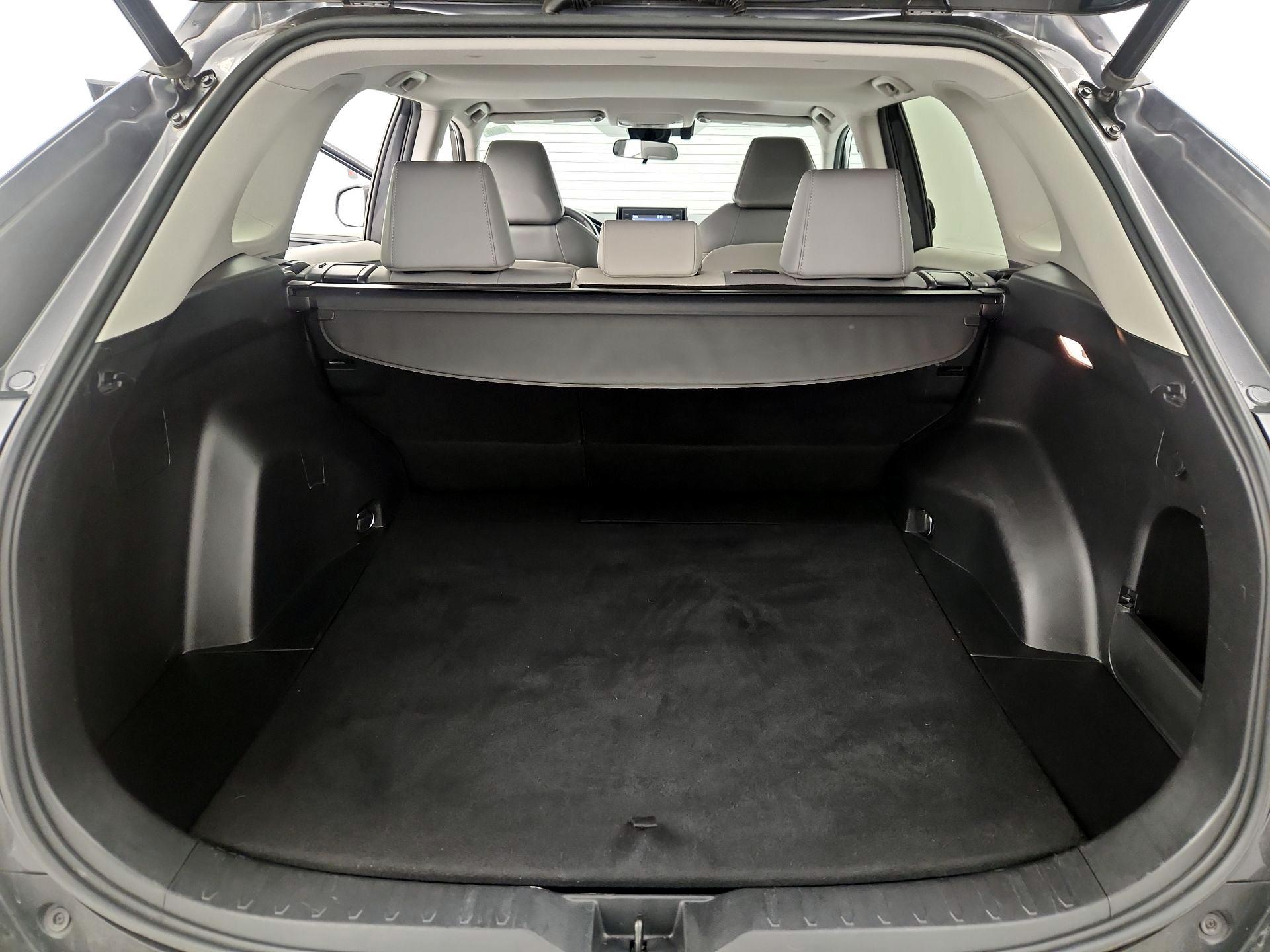 Thumbnail: 2019 Toyota RAV4 - 20