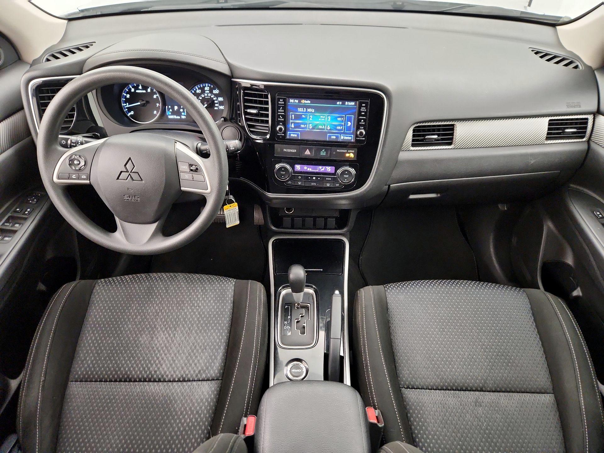 Thumbnail: 2018 Mitsubishi Outlander - 9