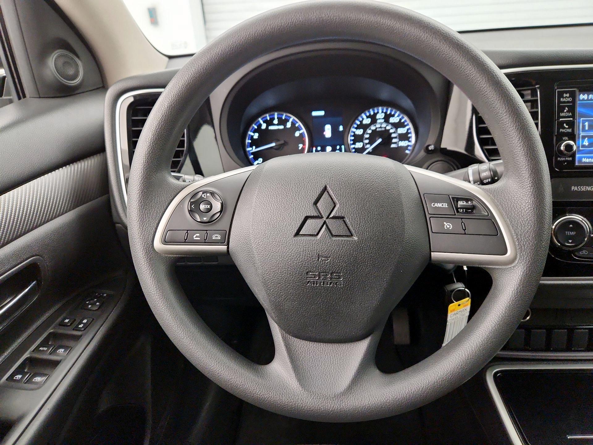 Thumbnail: 2018 Mitsubishi Outlander - 10