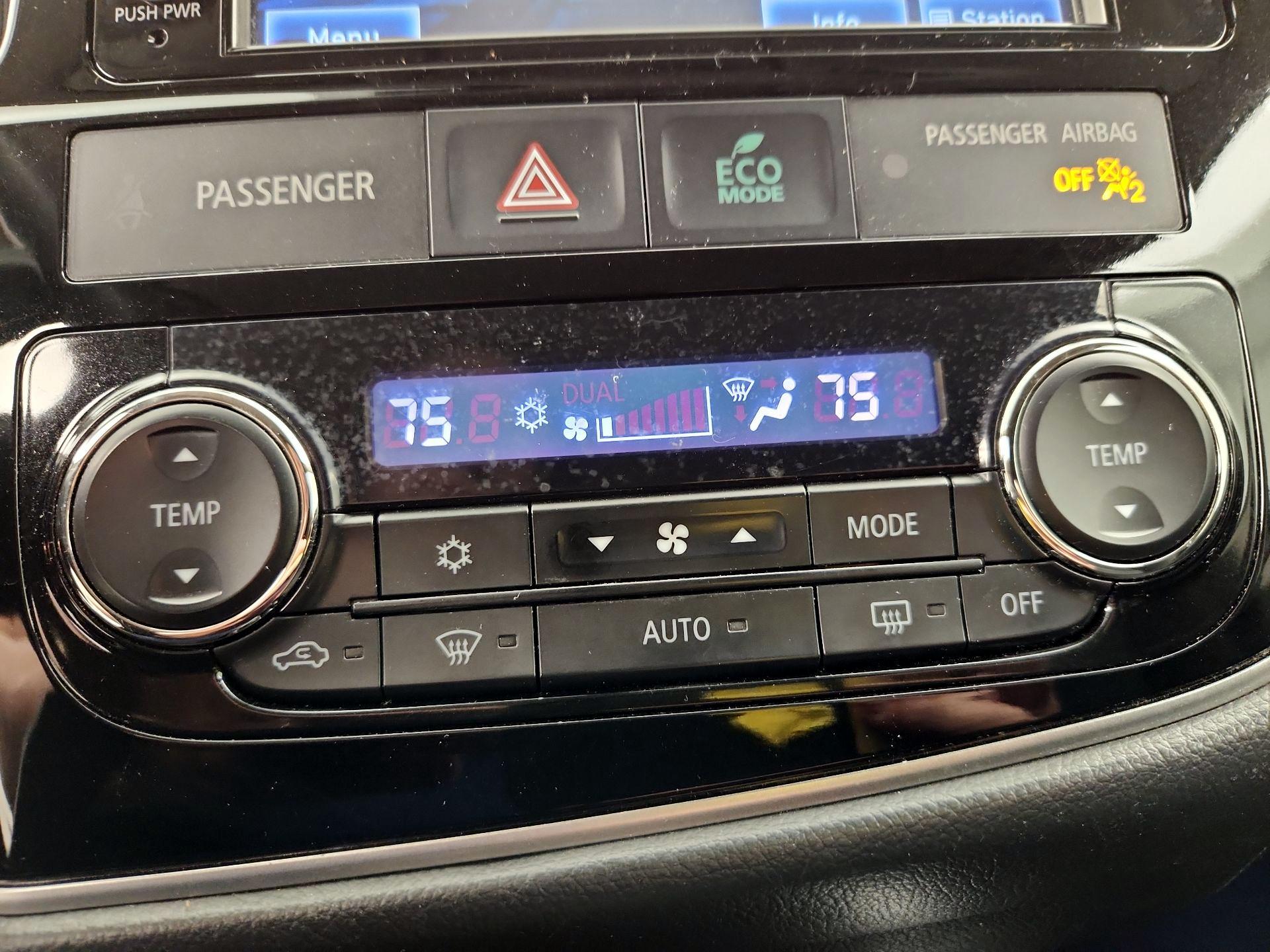 Thumbnail: 2018 Mitsubishi Outlander - 16