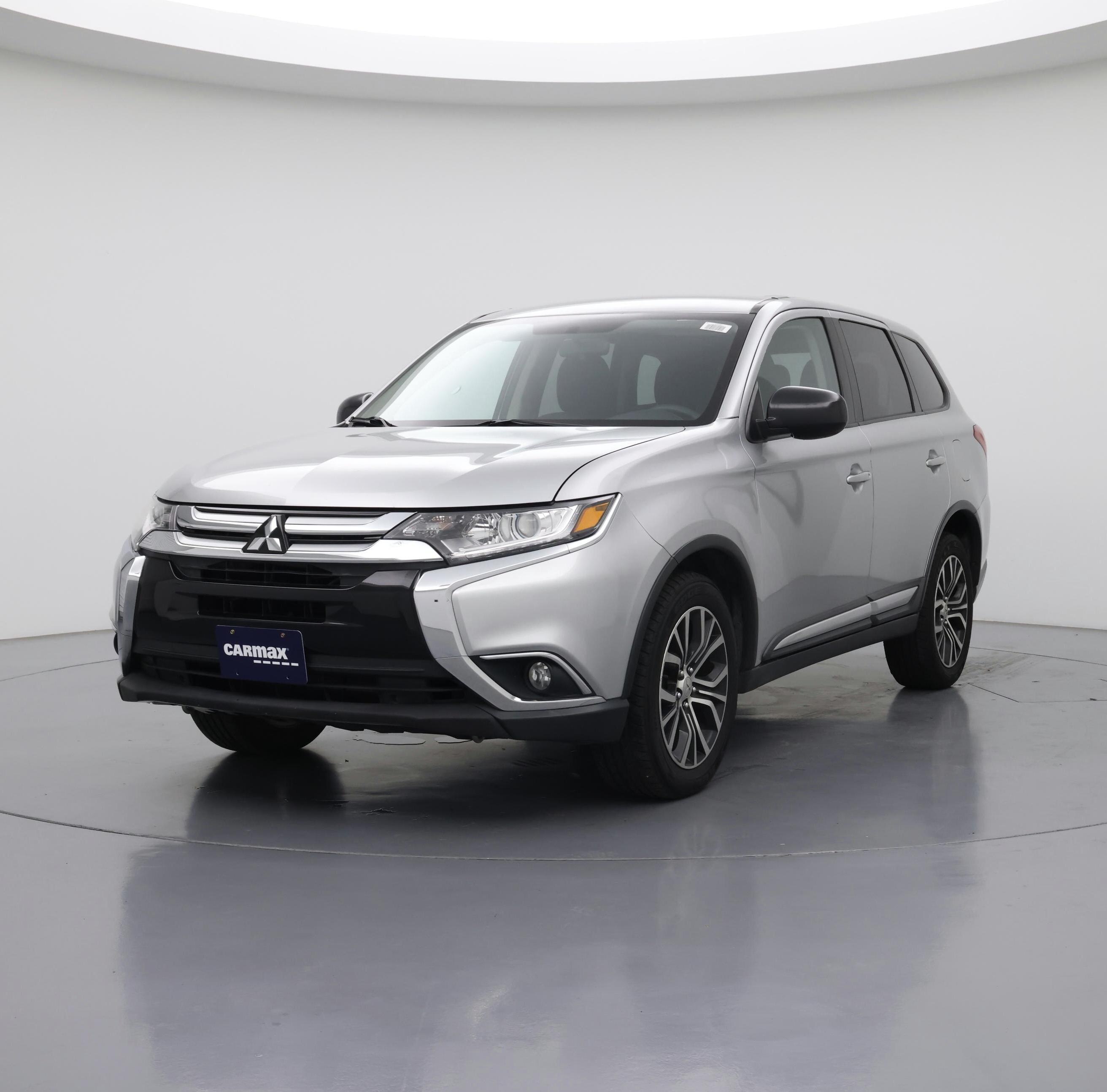 Thumbnail: 2018 Mitsubishi Outlander - 4