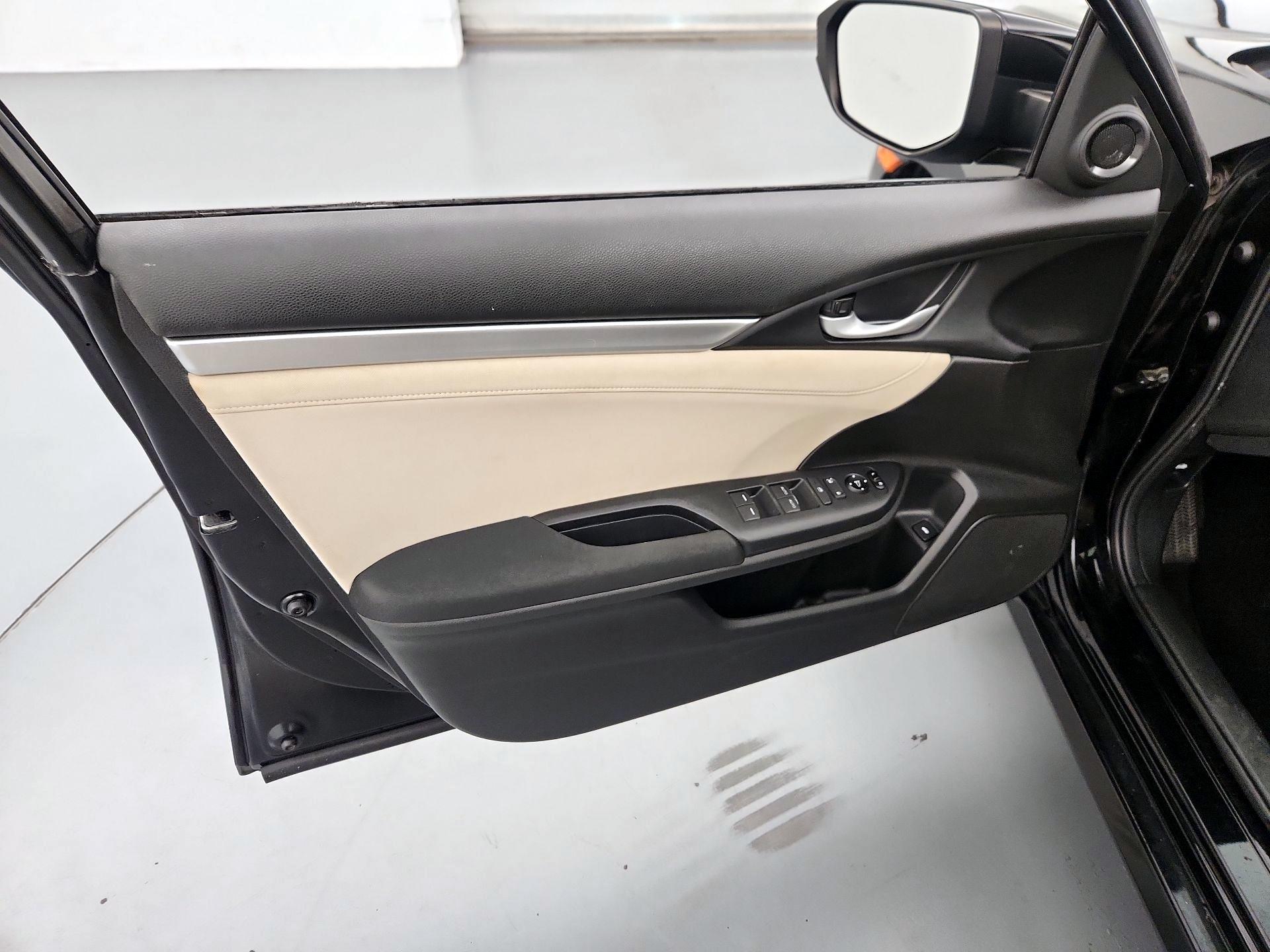 Thumbnail: 2017 Honda Civic - 12