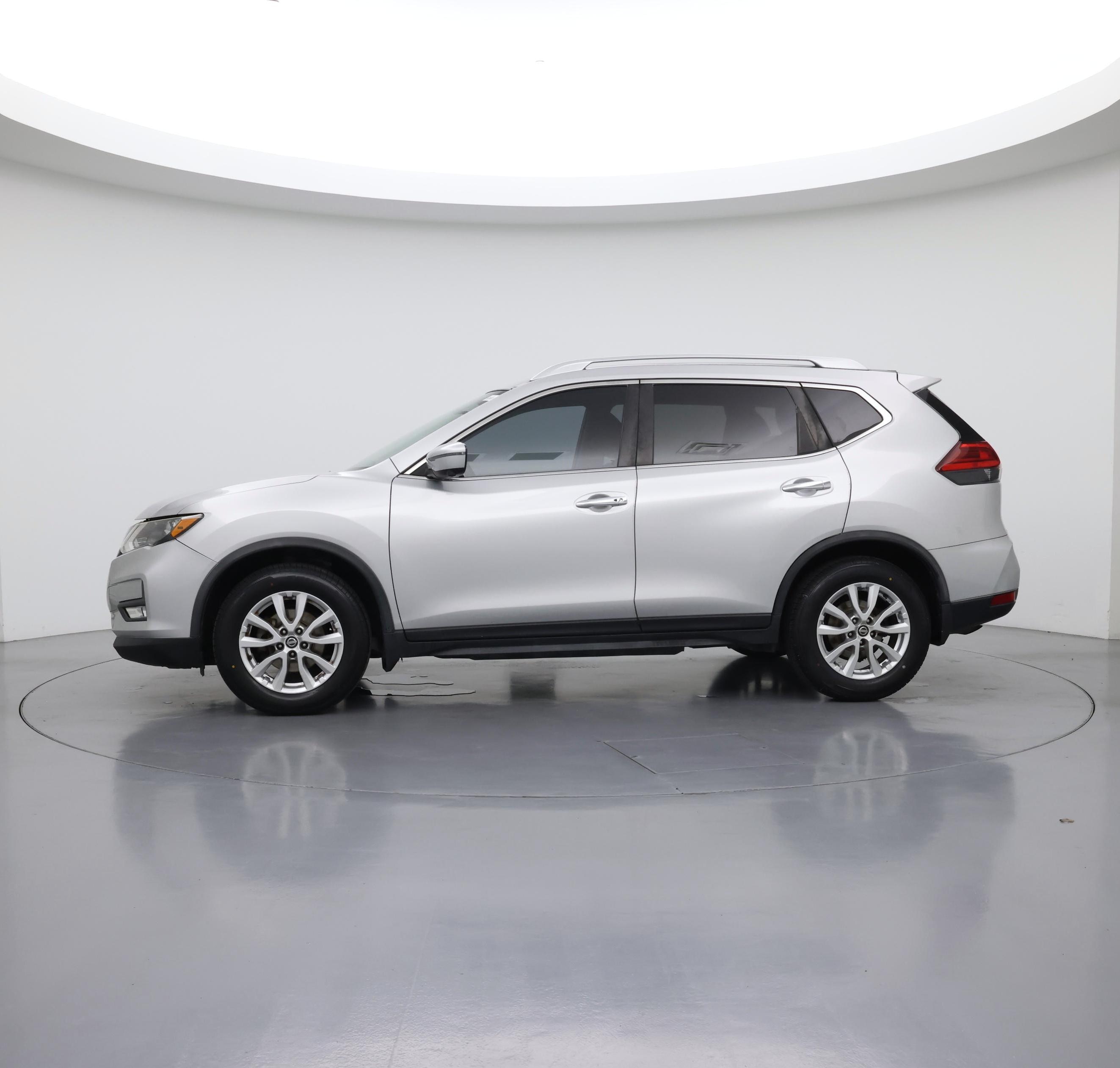 Thumbnail: 2017 Nissan Rogue - 3
