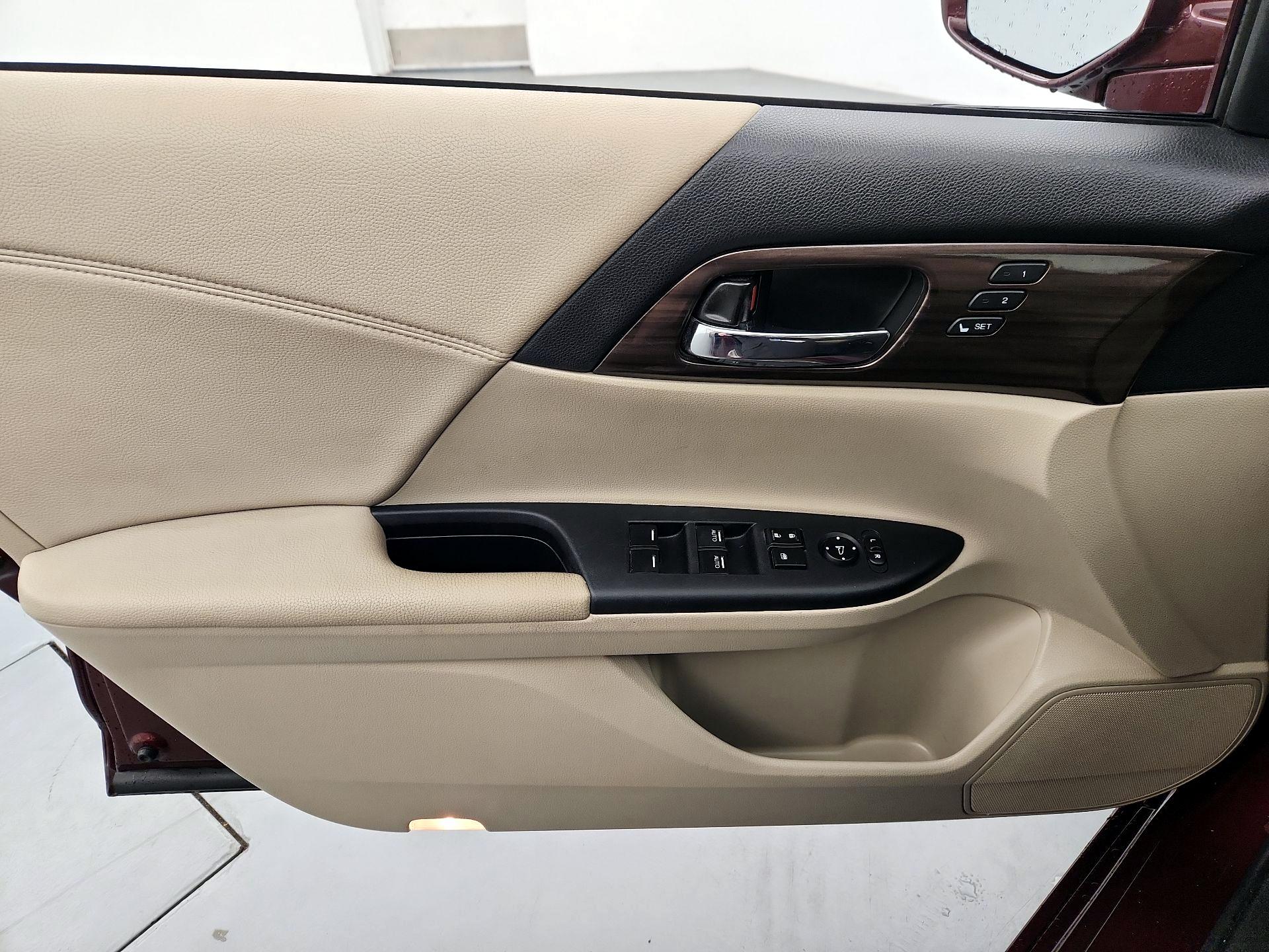 Thumbnail: 2017 Honda Accord - 12
