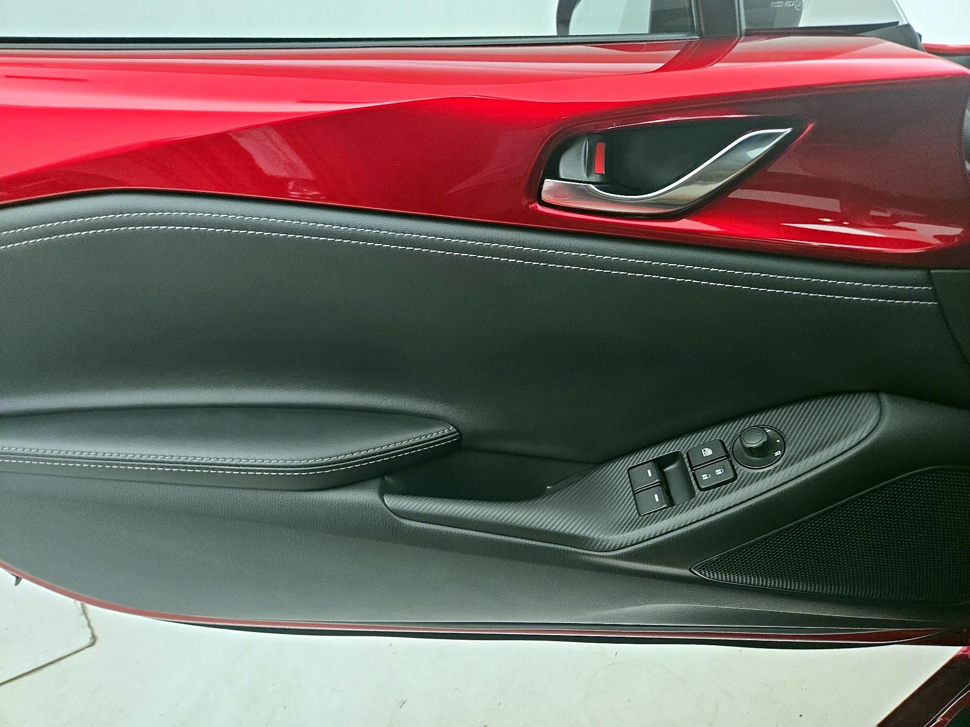 Thumbnail: 2021 Mazda MX-5 Miata - 12