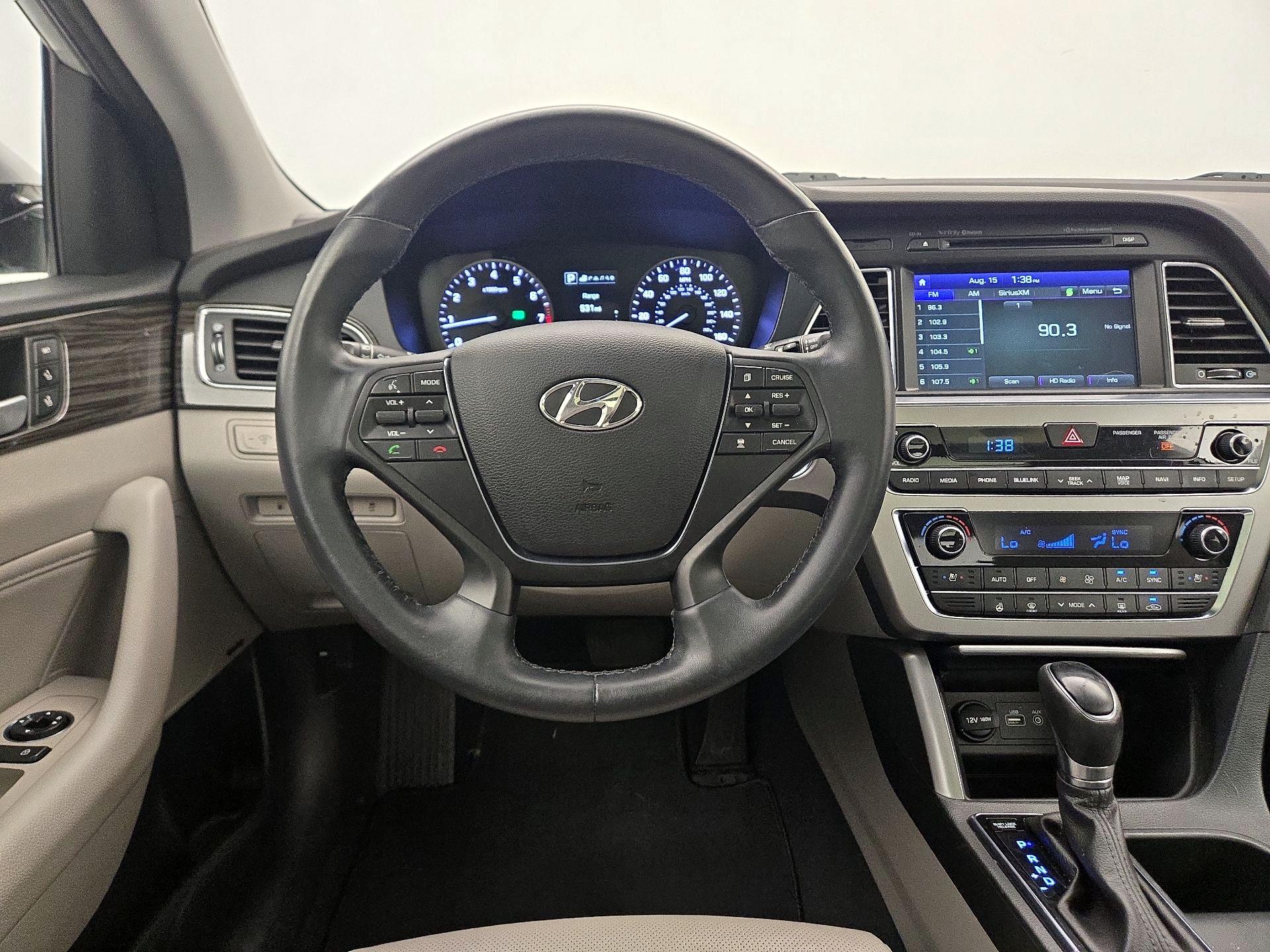 Thumbnail: 2015 Hyundai Sonata - 10