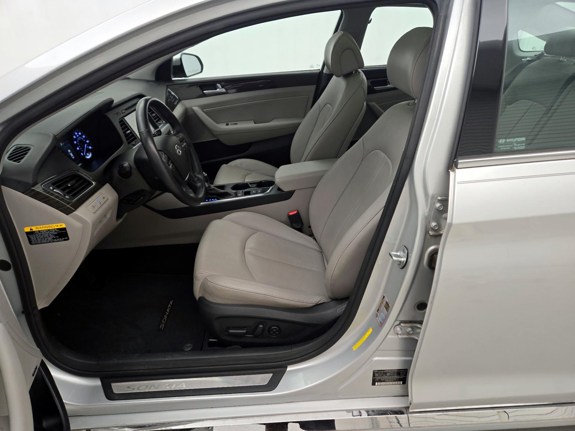 Thumbnail: 2015 Hyundai Sonata - 11