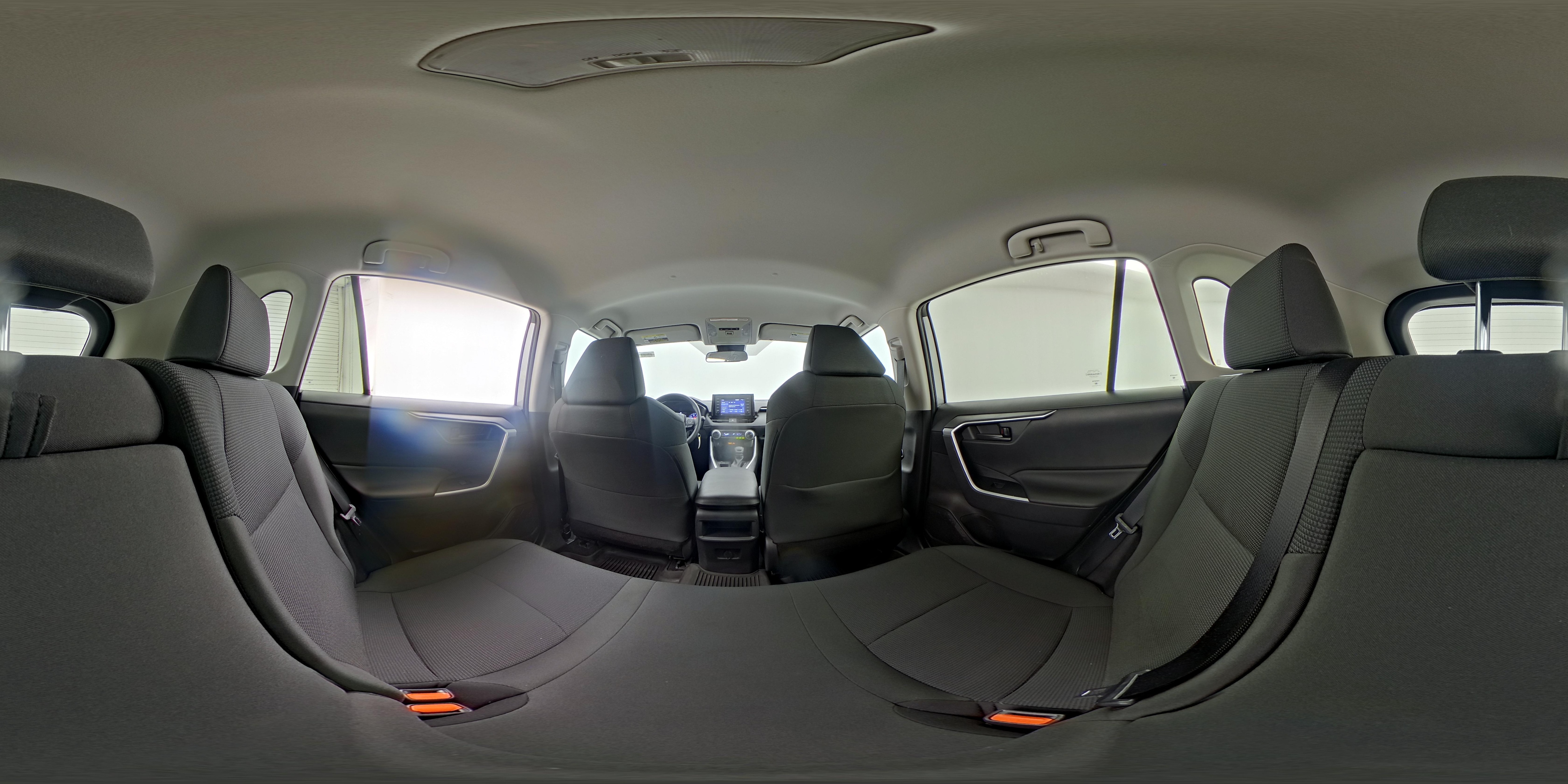 2021 Toyota RAV4 LE - Photo 25